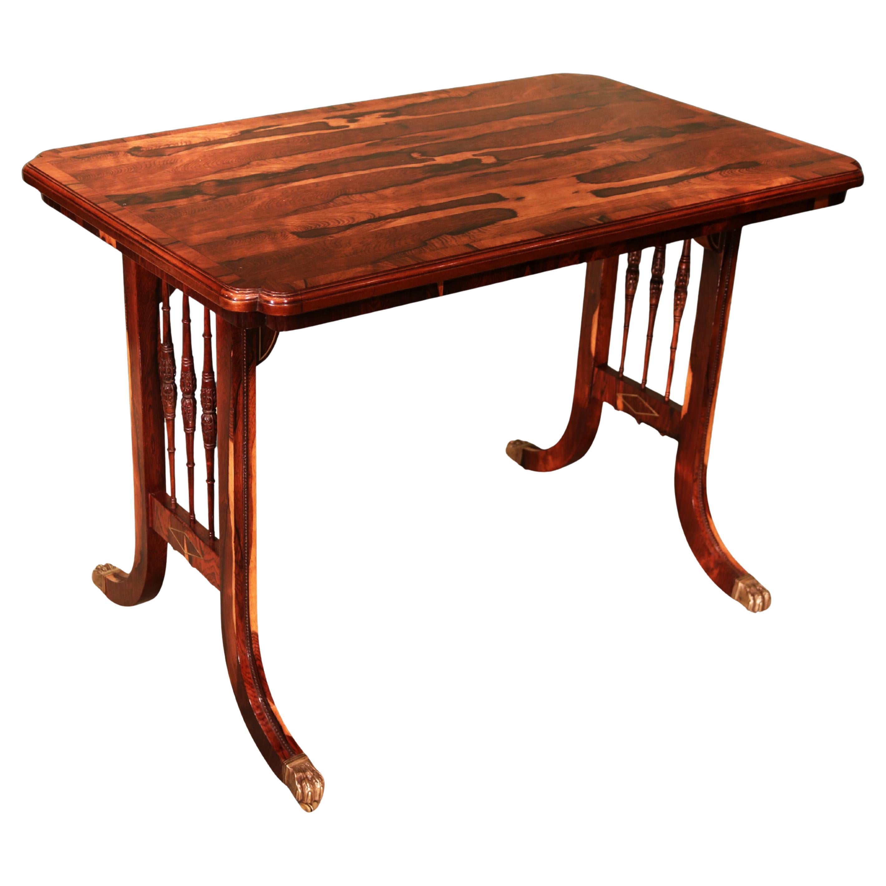Ancienne table à écrire en coromandel du début du 19e siècle, d'époque Régence. en vente