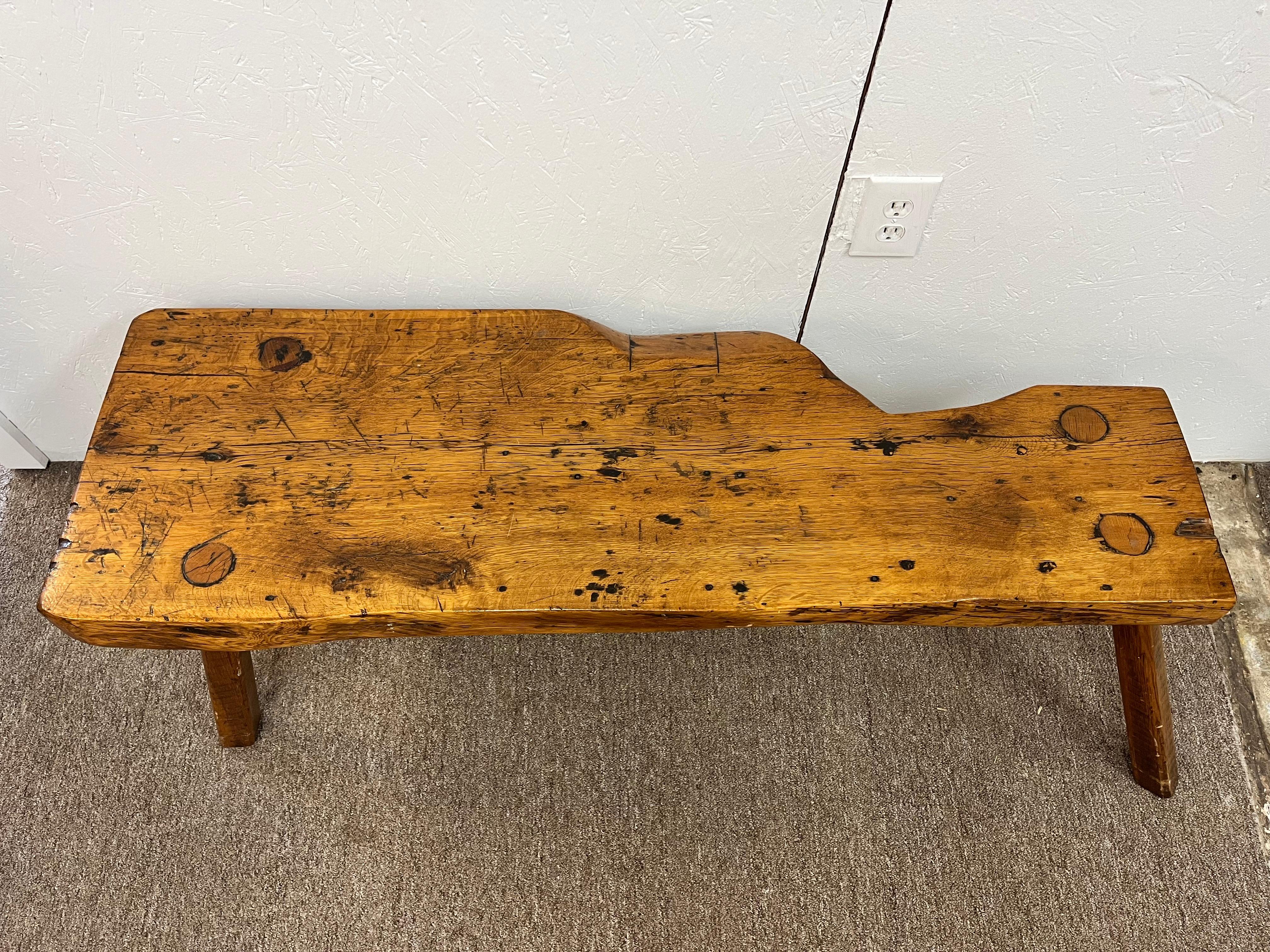 American Antique Early 19th Century Rustic Bench with Splayed Legs and Thick Cut Seat For Sale
