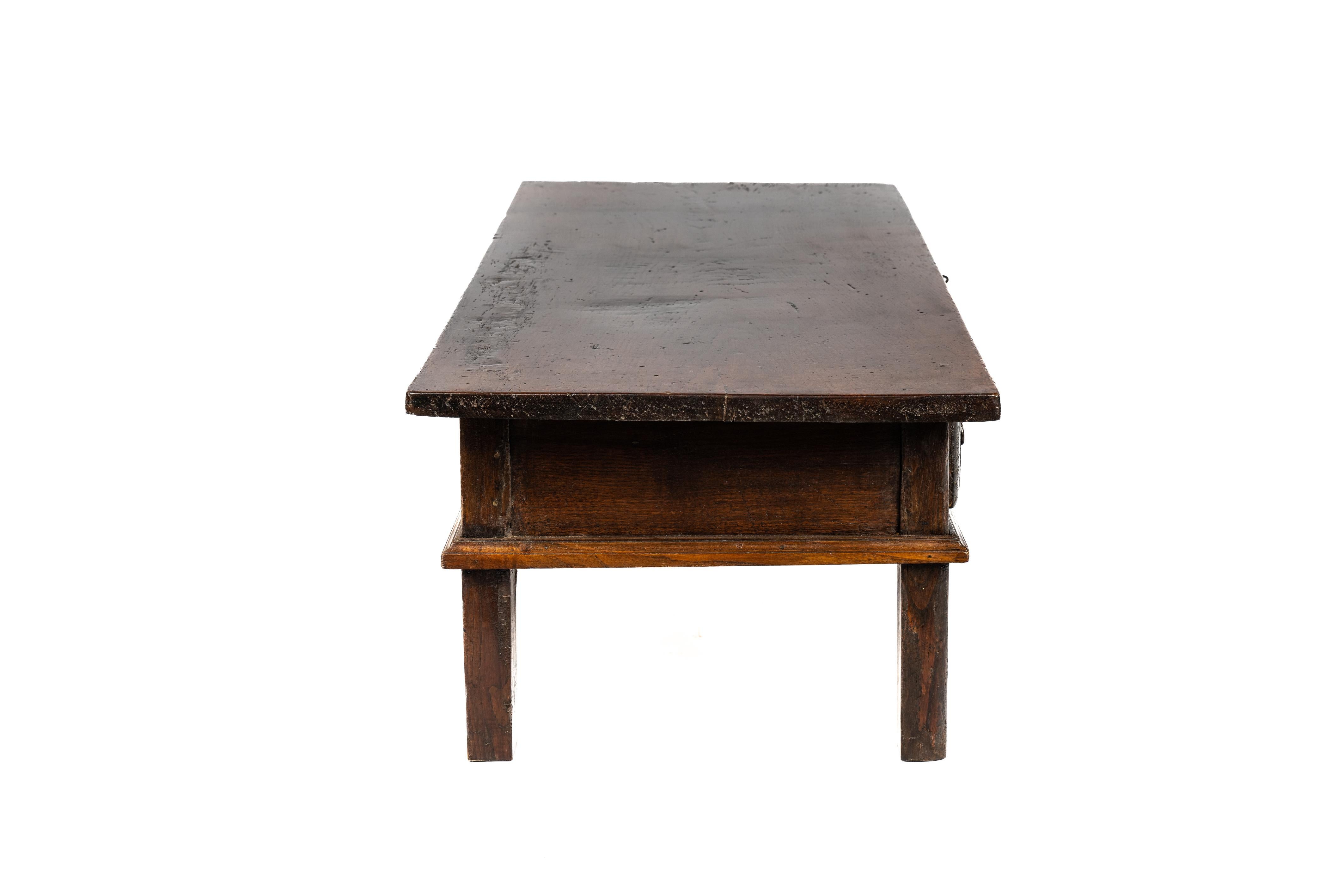 Forged Antique Early 19th Century Rustic Spanish Warm Dark Brown Chestnut Coffee Table For Sale