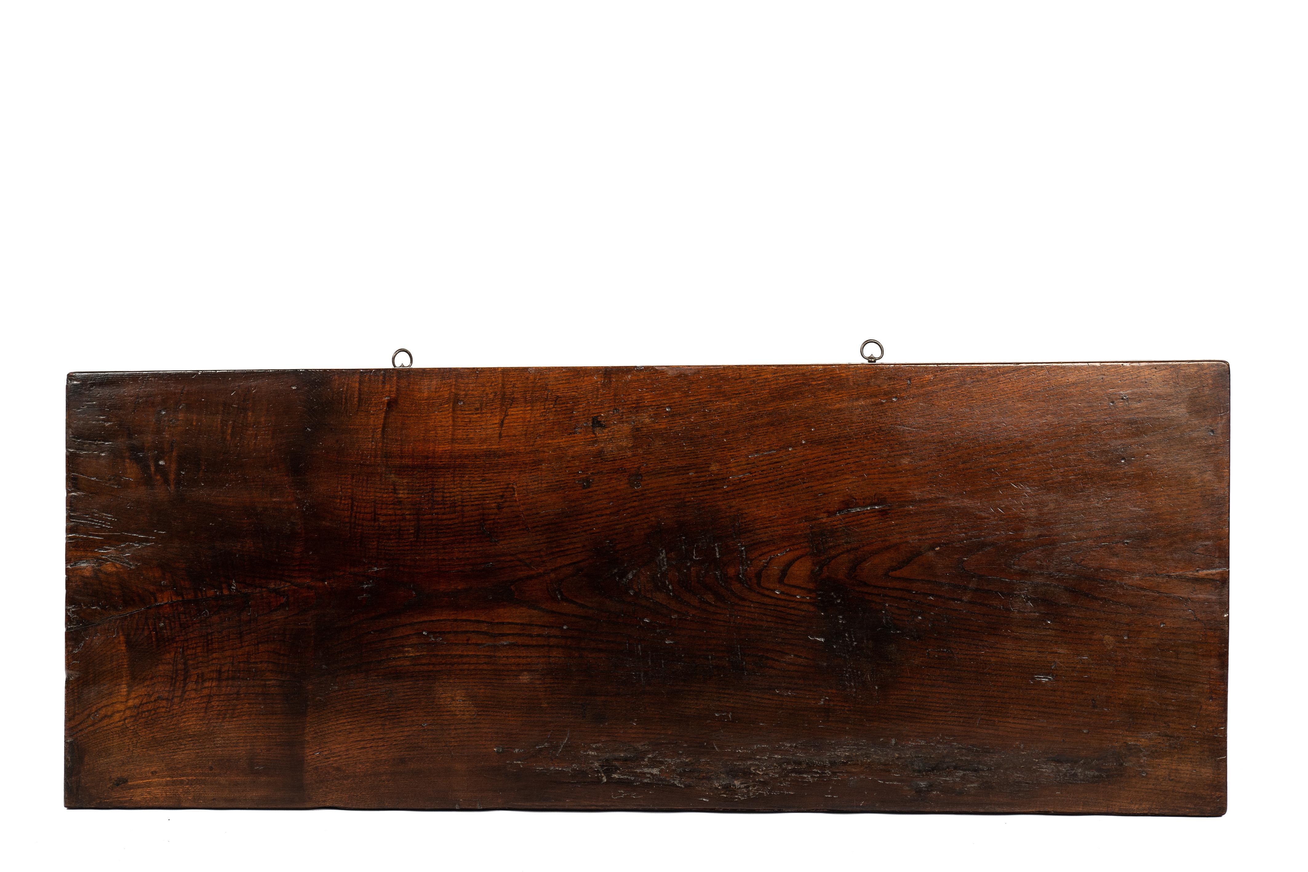 XIXe siècle Ancienne table basse rustique espagnole en châtaignier brun foncé du début du 19e siècle en vente