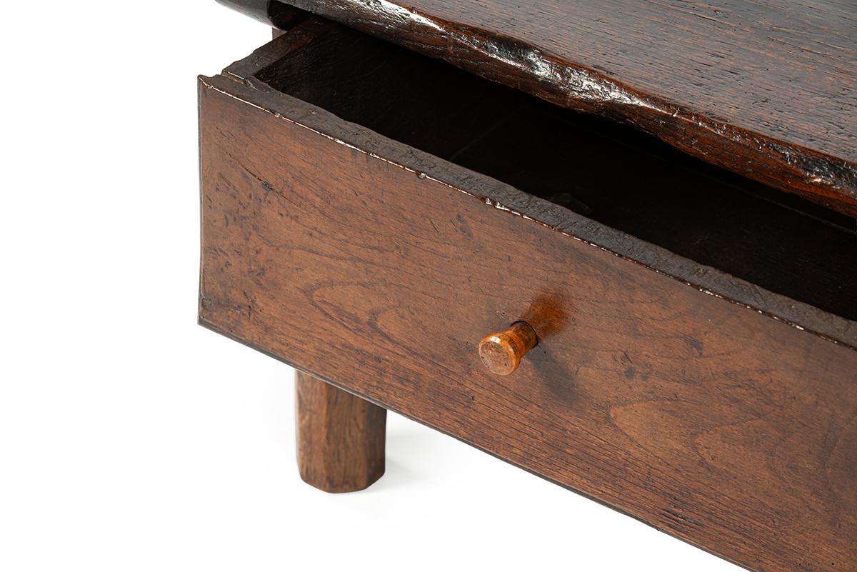 Antique early 19th century Spanish warm brown chestnut coffee table with drawers For Sale 9