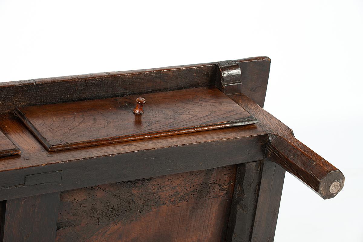 Antique early 19th century Spanish warm brown chestnut coffee table with drawers For Sale 2