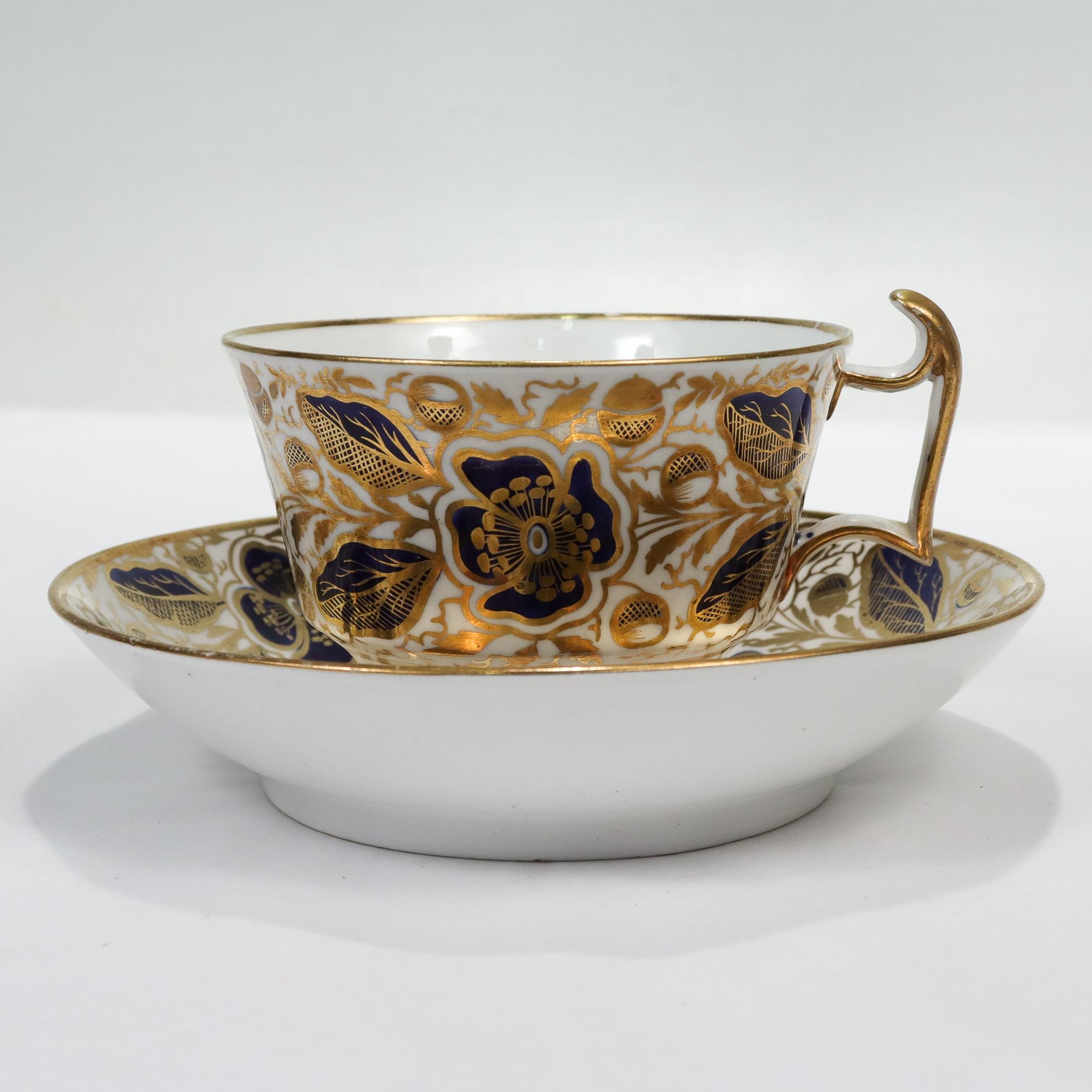 Néoclassique Tasse à thé et soucoupe ancienne du début du 19ème siècle en porcelaine Spode à motif numéro 2408 en vente