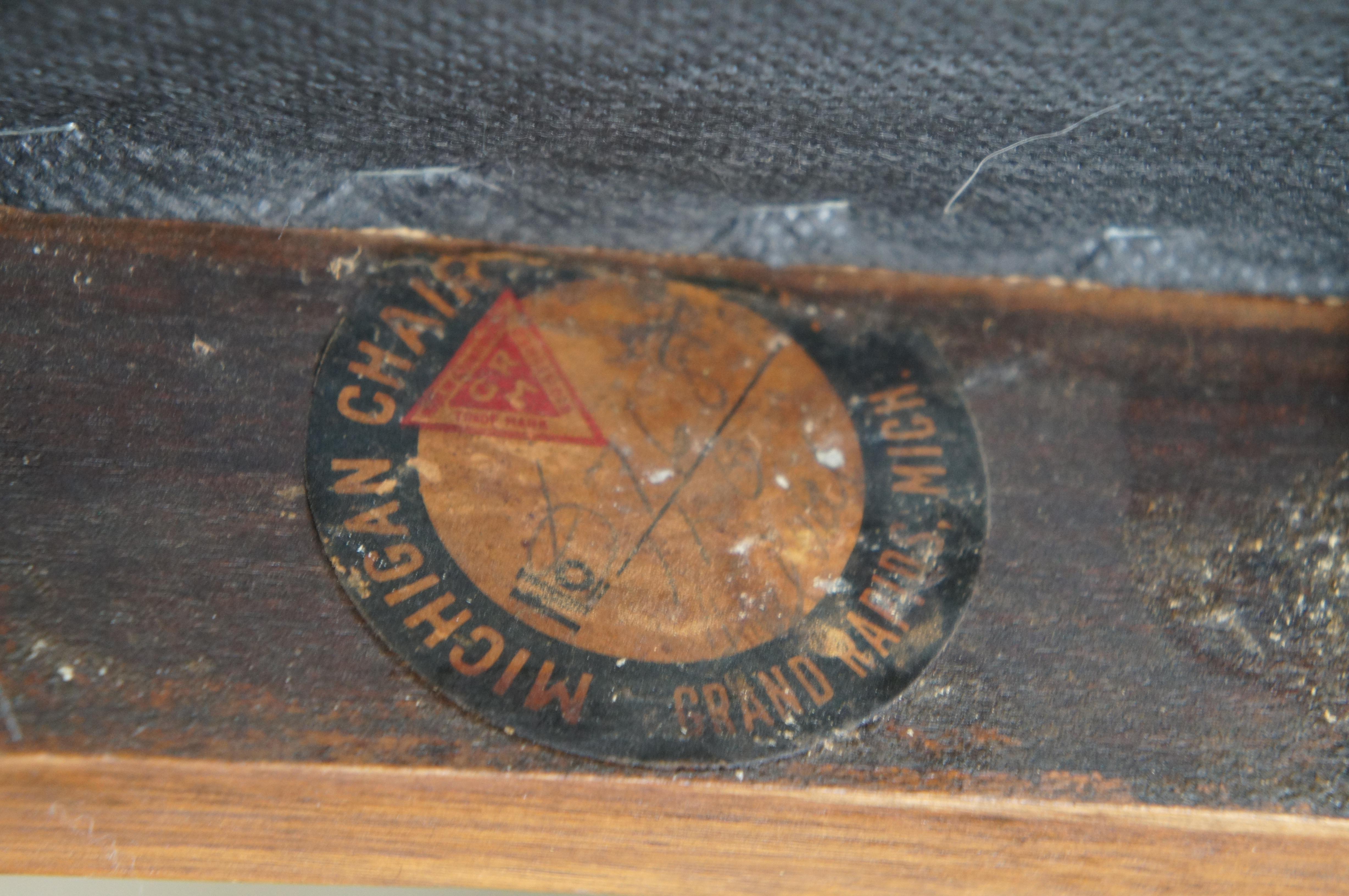 Ancienne chaise d'appoint brodée du début du 20ème siècle du Michigan Chair Company en vente 5