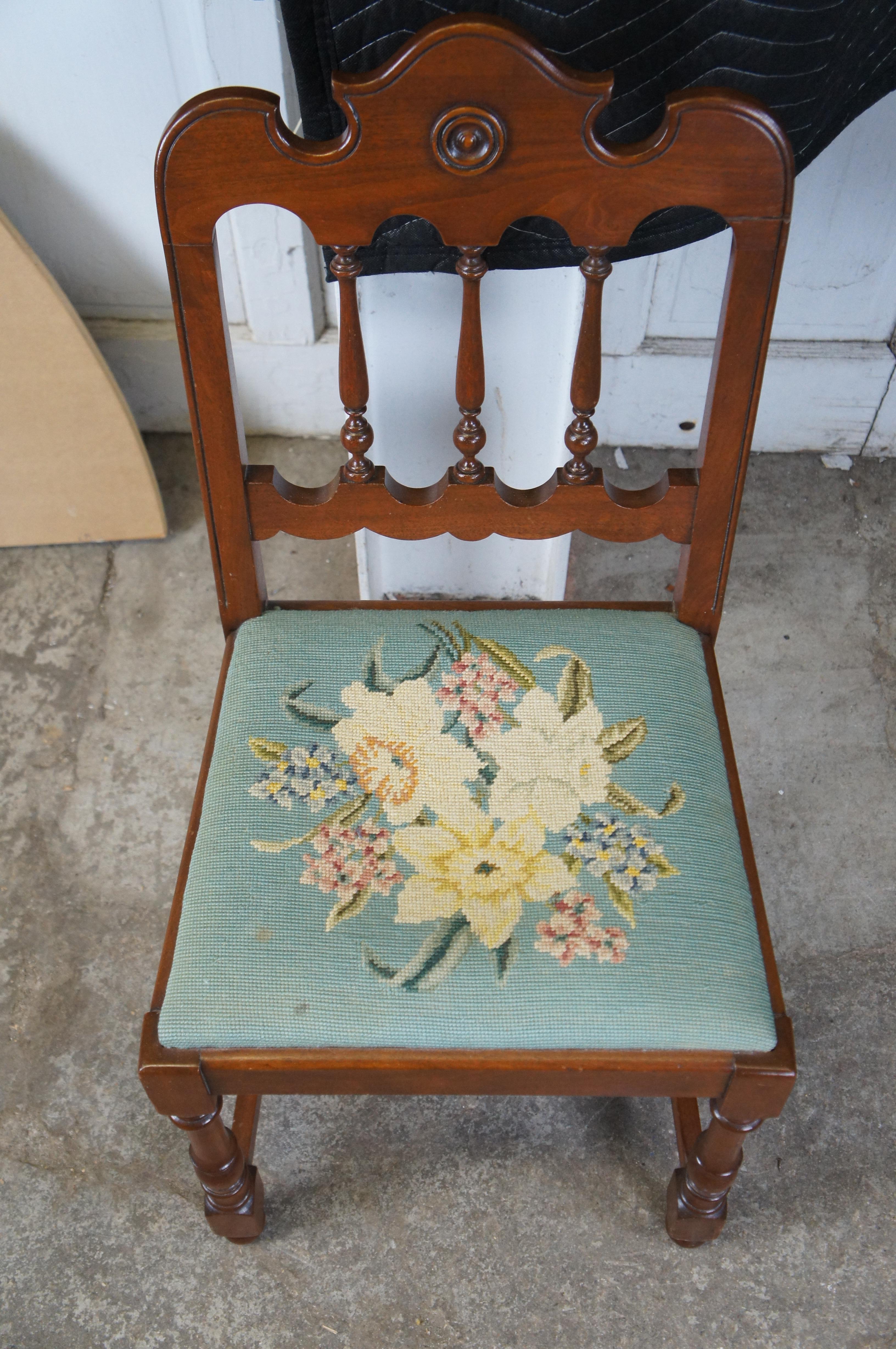 Américain Ancienne chaise d'appoint brodée du début du 20ème siècle du Michigan Chair Company en vente