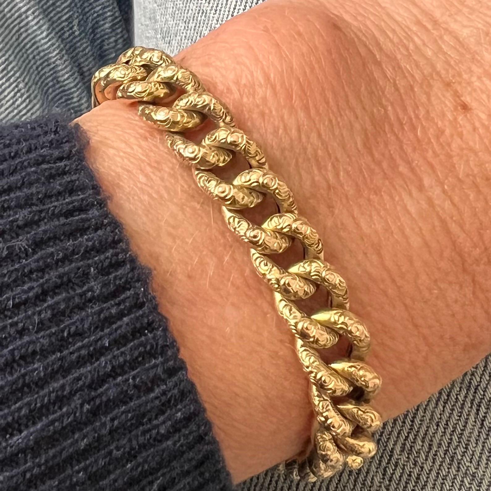 Edoardiano Antique Early 20th Century 14K Gold Hand-Engraved Curb Chain Bracelet in vendita