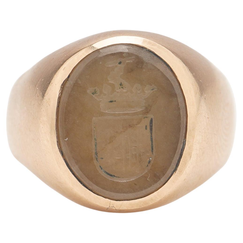 Antique Early 20th Century 18kt Gold Men's Ring with Carved Hardstone