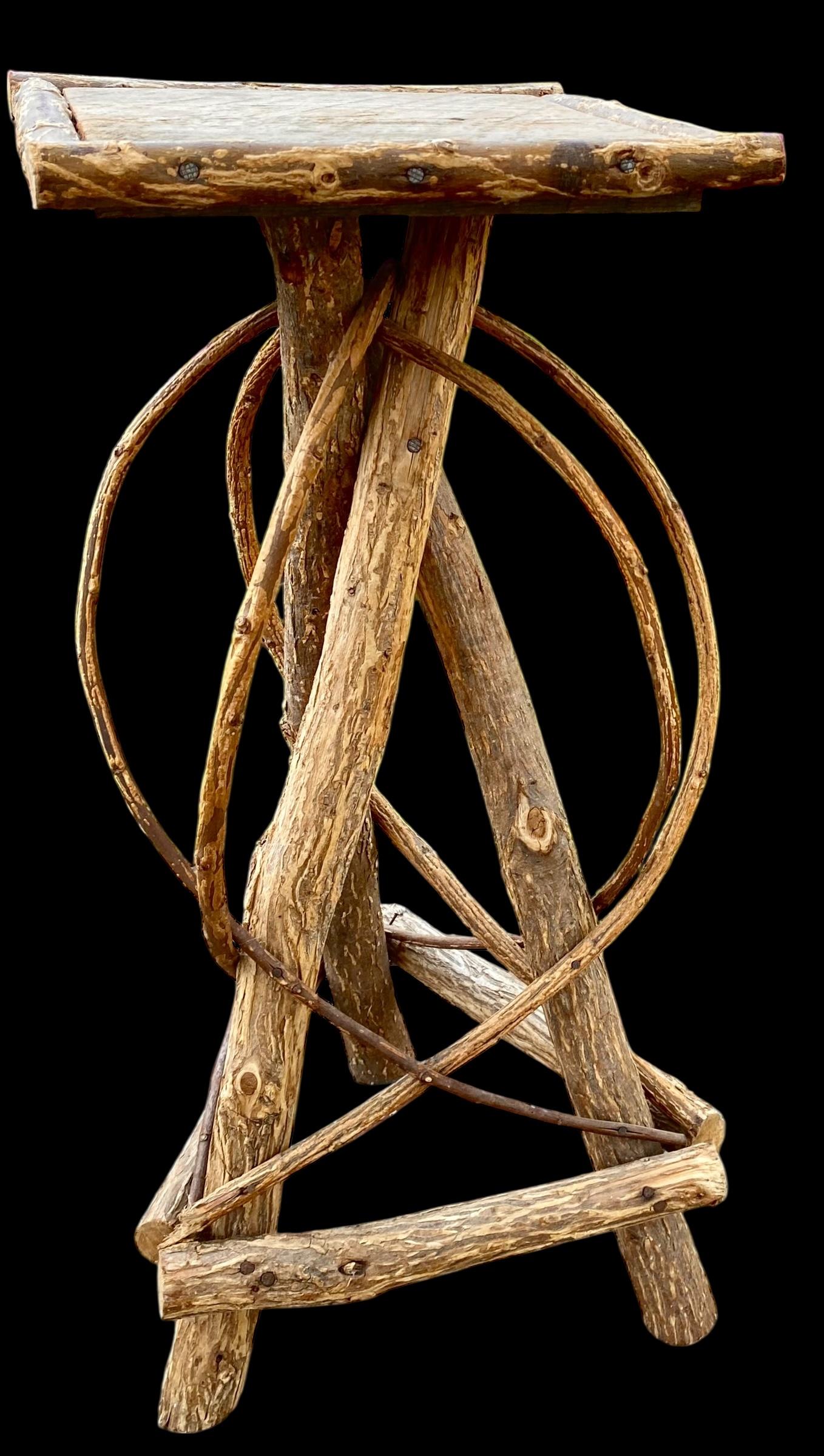 Ancienne table d'appoint en saule courbé Adirondack du début du 20e siècle en vente 6