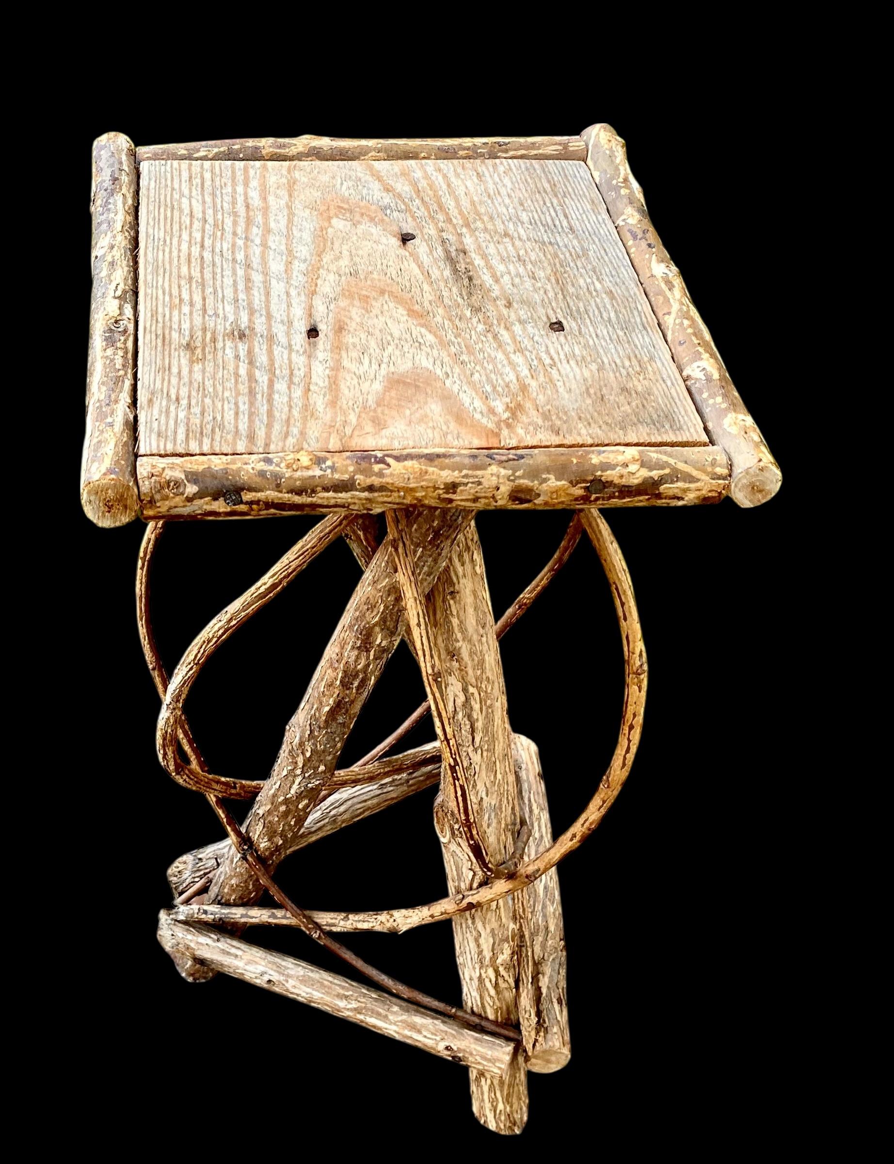 Ancienne table d'appoint en saule courbé Adirondack du début du 20e siècle en vente 7