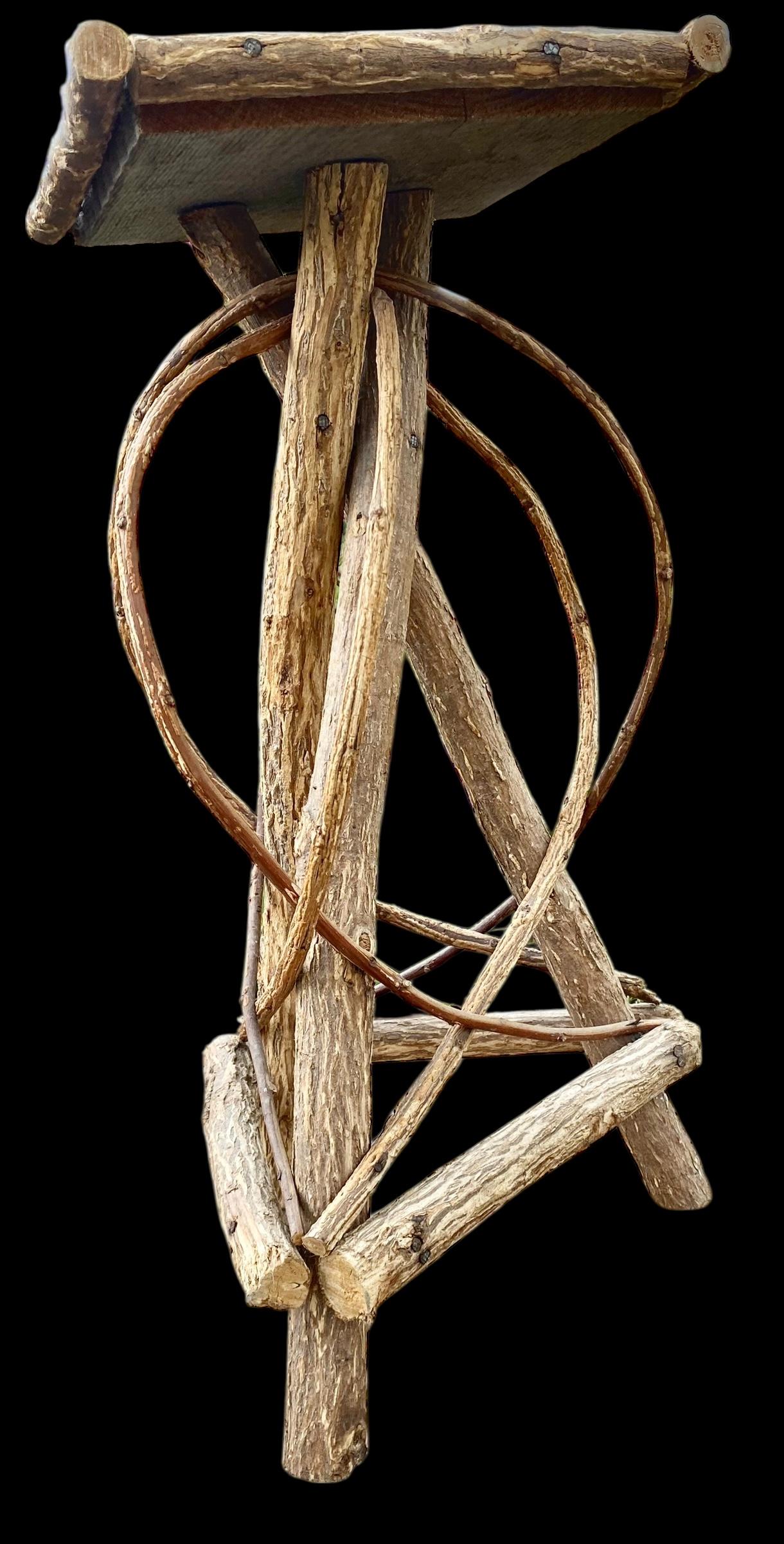 Fait main Ancienne table d'appoint en saule courbé Adirondack du début du 20e siècle en vente