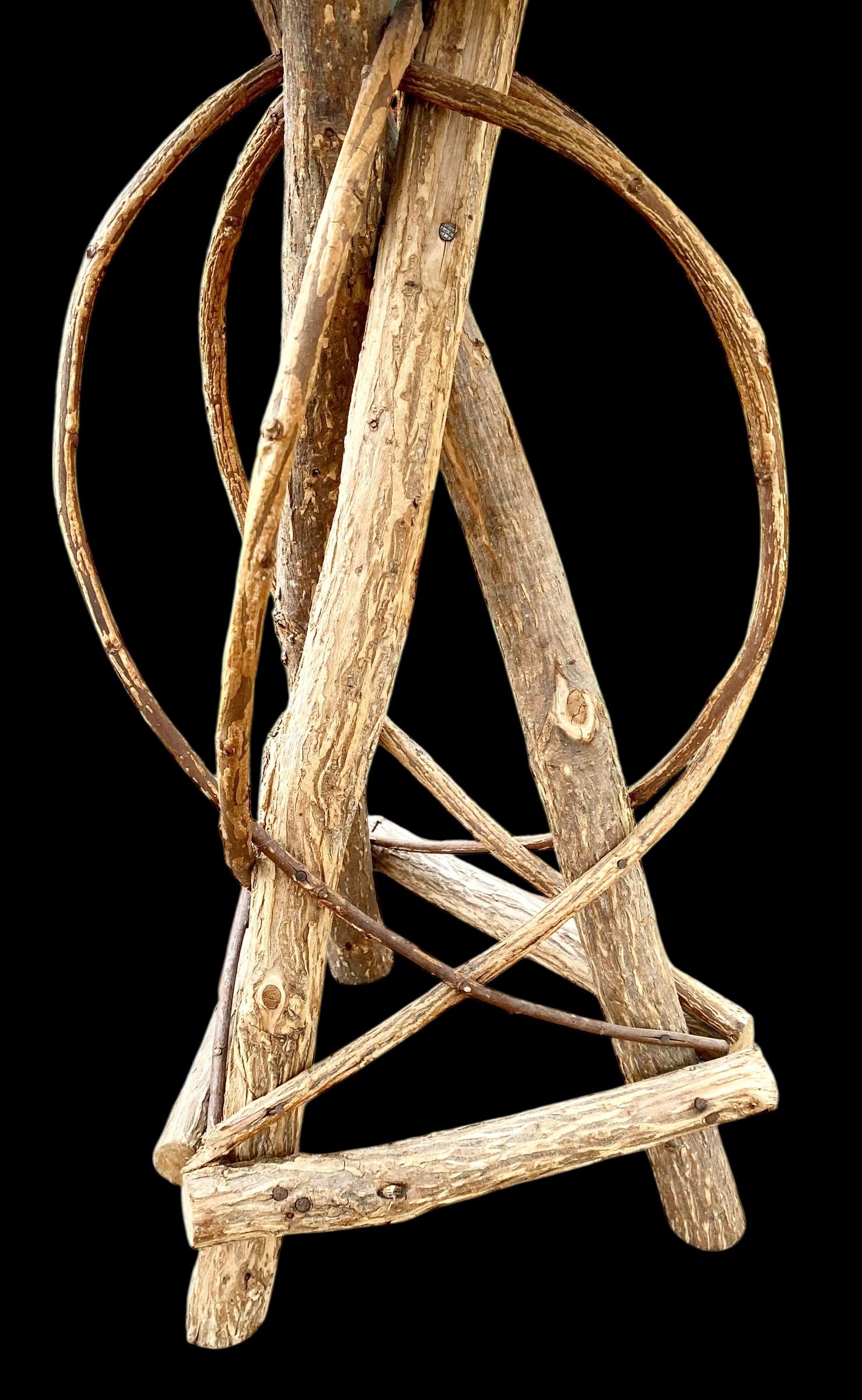 Ancienne table d'appoint en saule courbé Adirondack du début du 20e siècle en vente 1