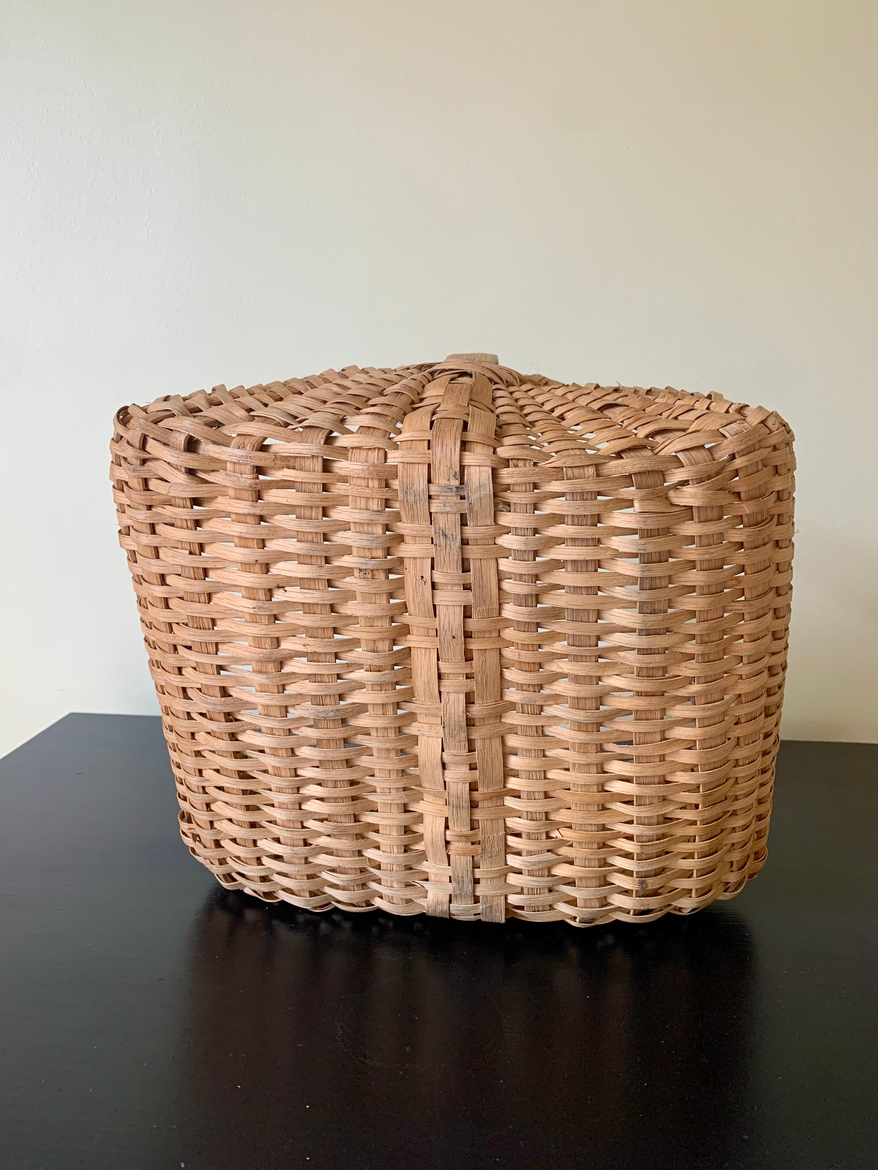Antique Early 20th Century American Splint Oak Basket For Sale 6