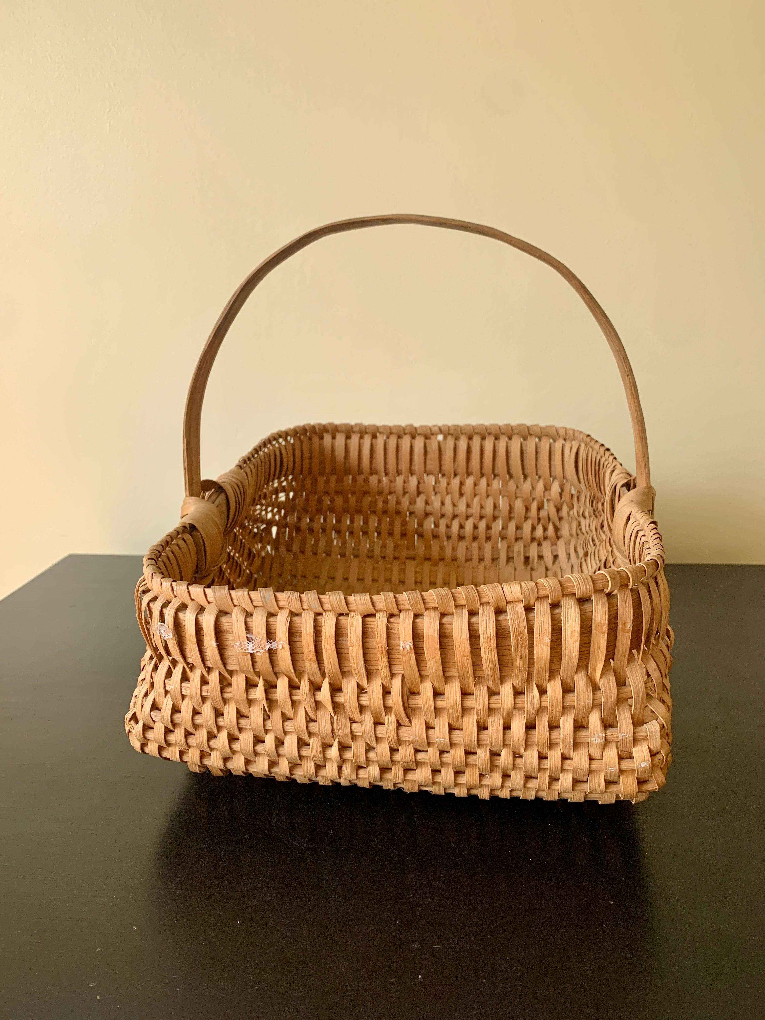 Antique Early 20th Century American Splint Oak Basket For Sale 2