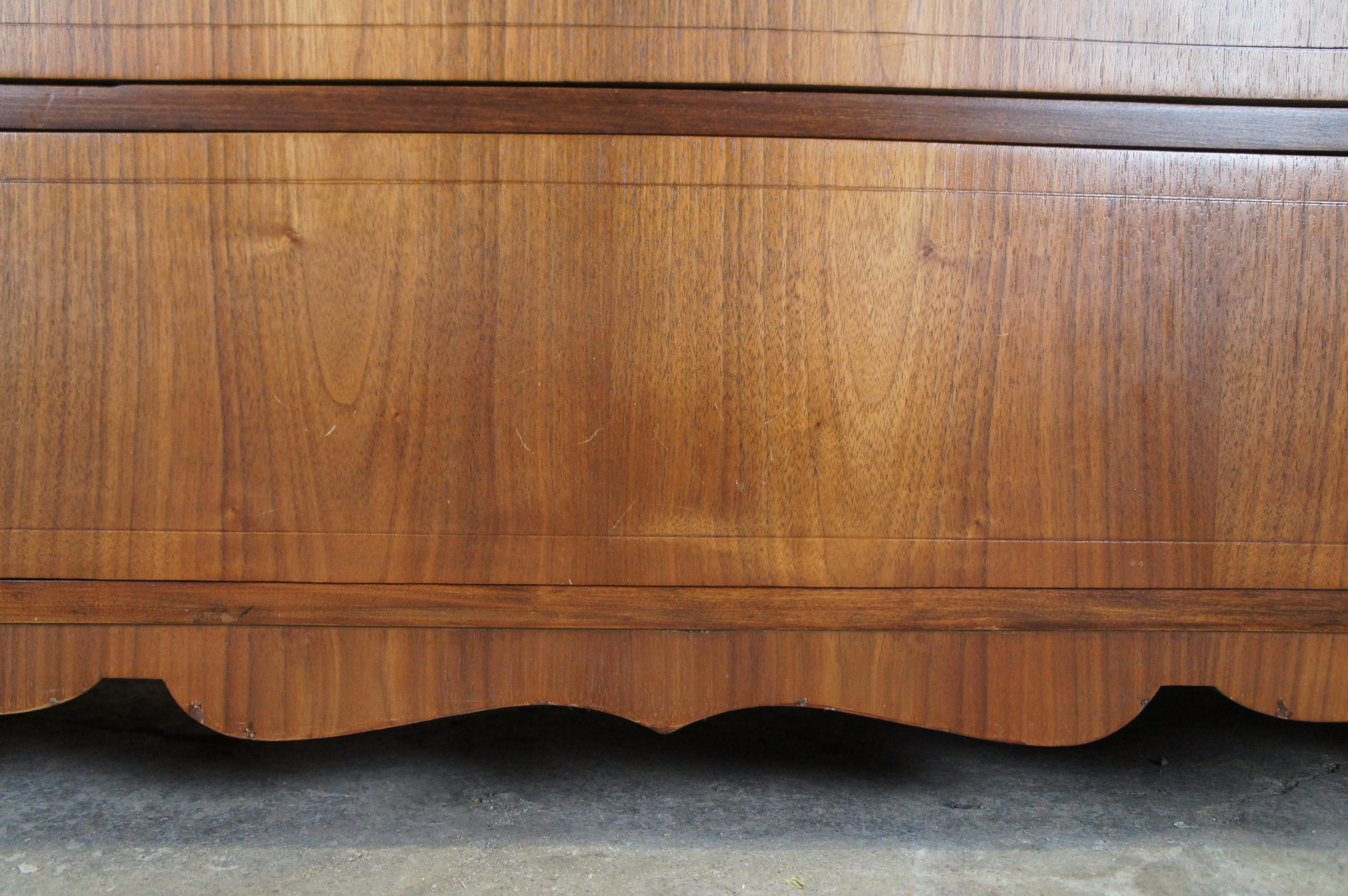 Antique Early 20th Century American Walnut Lowboy Dresser Chest of Drawers 45