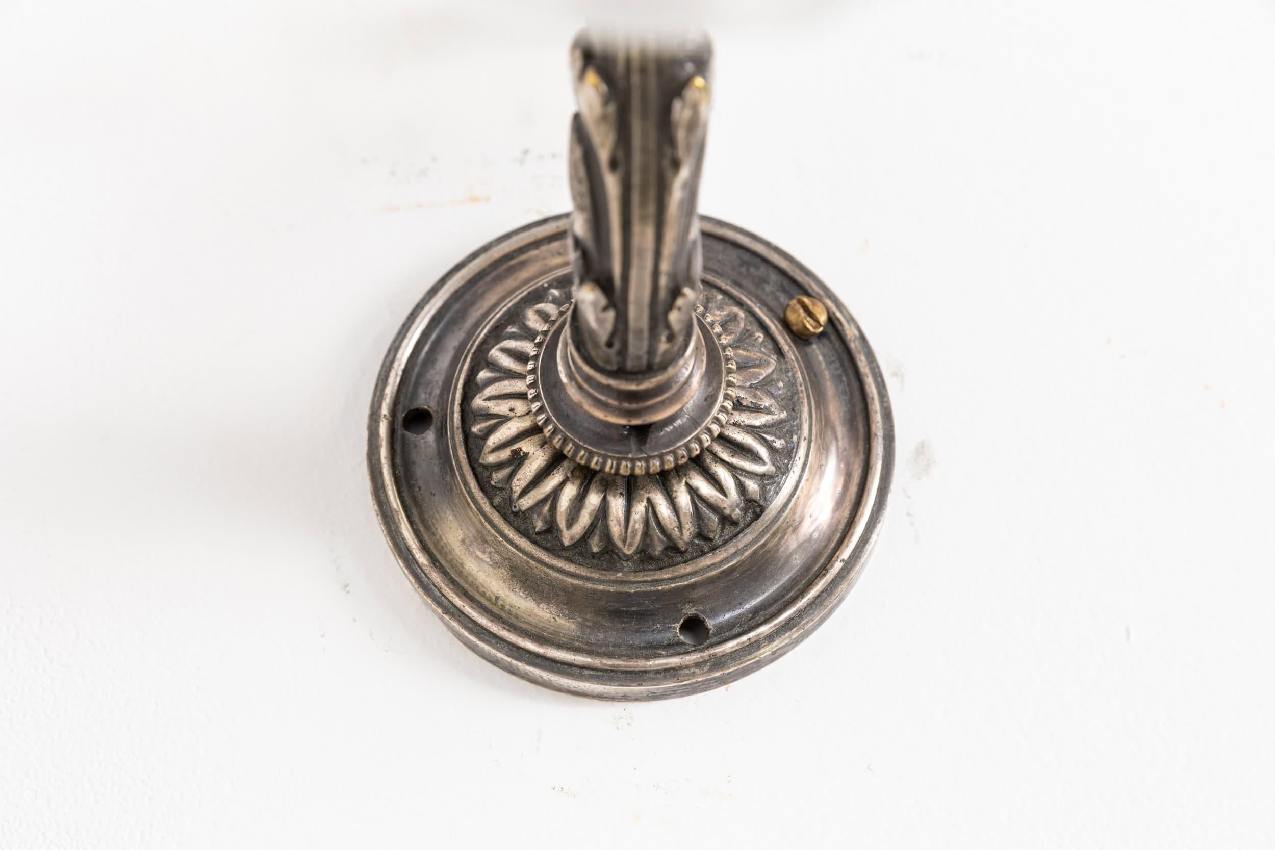 Antiguo Art Nouveau de principios del siglo XX Lámpara de pared de cristal GEC de plata c.1910 Inglés en venta