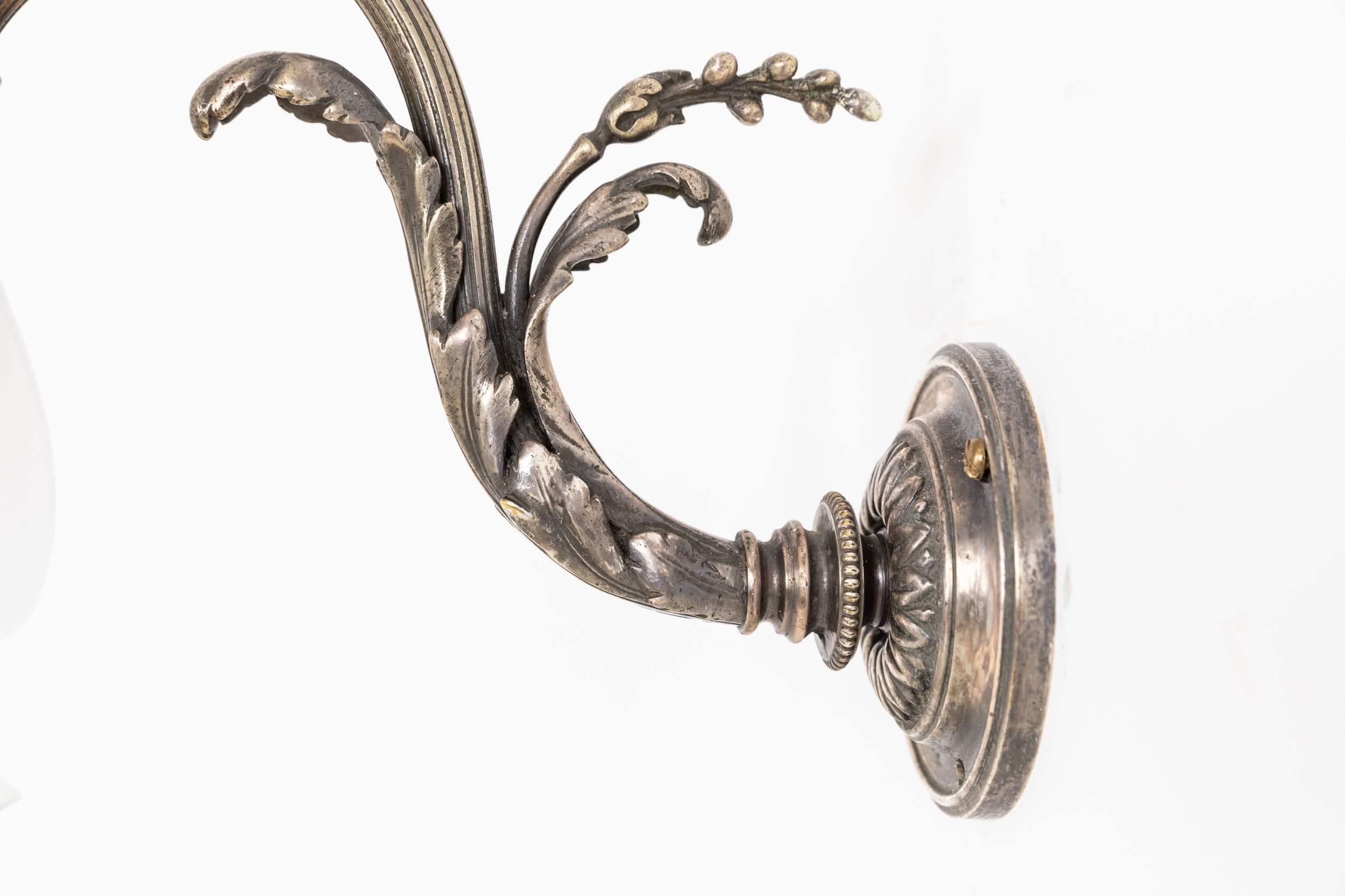 Antiguo Art Nouveau de principios del siglo XX Lámpara de pared de cristal GEC de plata c.1910 Vidrio en venta