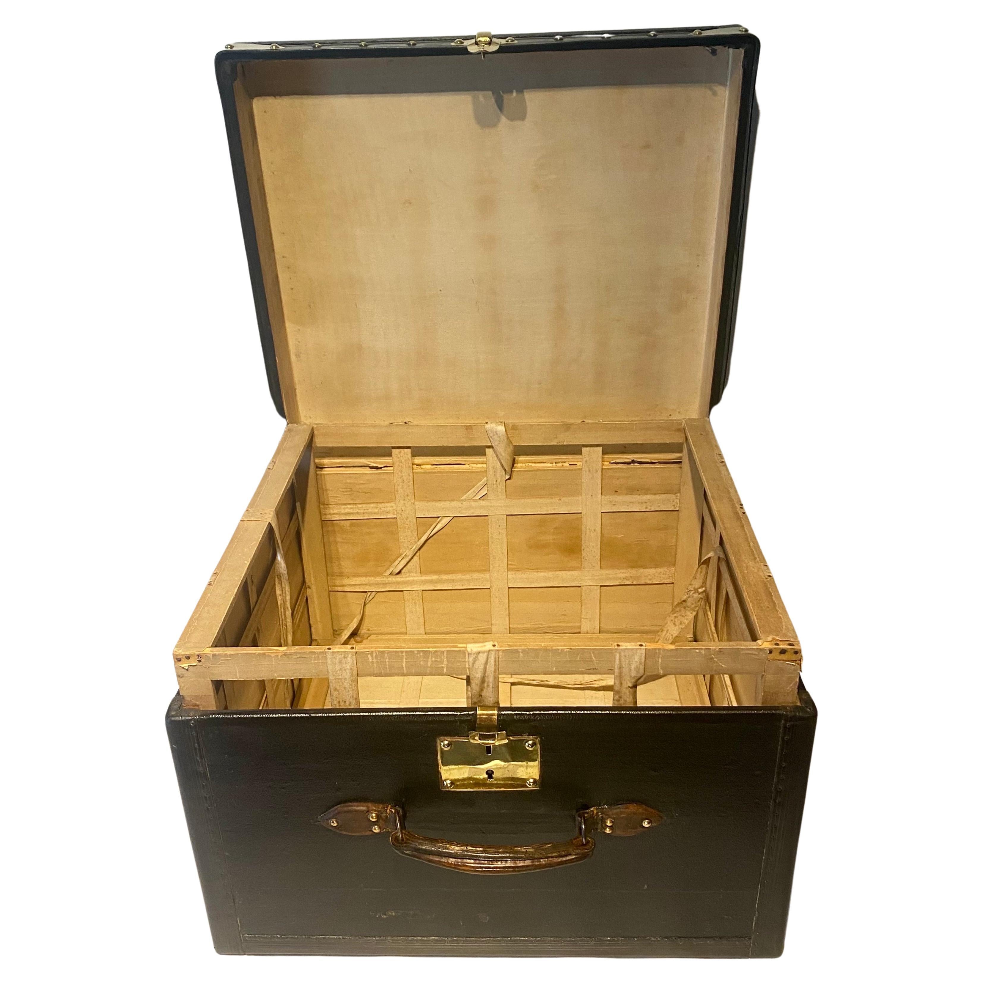 Antike Anfang des 20. Jahrhunderts Schwarz Goyard Hut Kofferraum Französisch CIRCA 1920's im Angebot 5