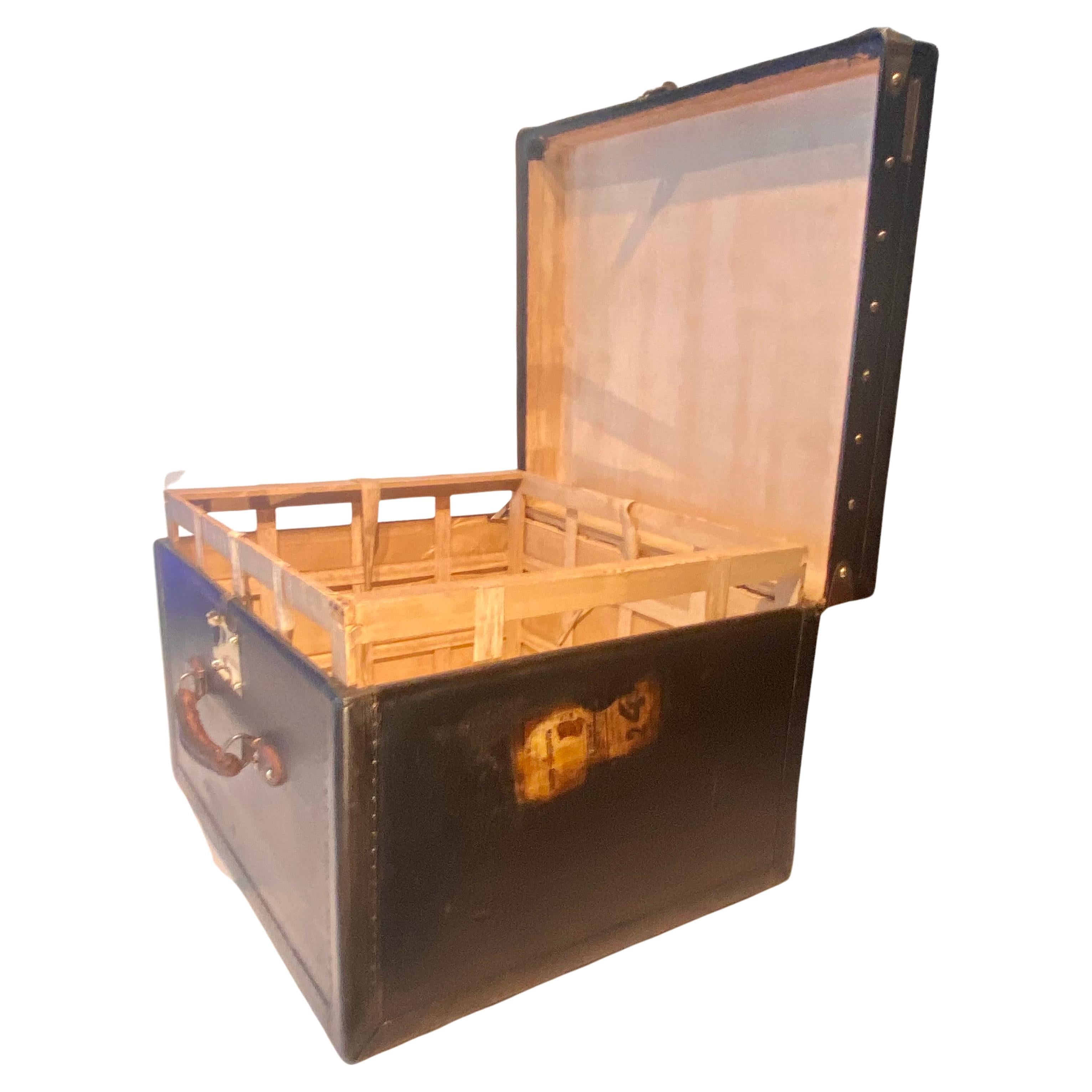 Antike Anfang des 20. Jahrhunderts Schwarz Goyard Hut Kofferraum Französisch CIRCA 1920's im Angebot 7