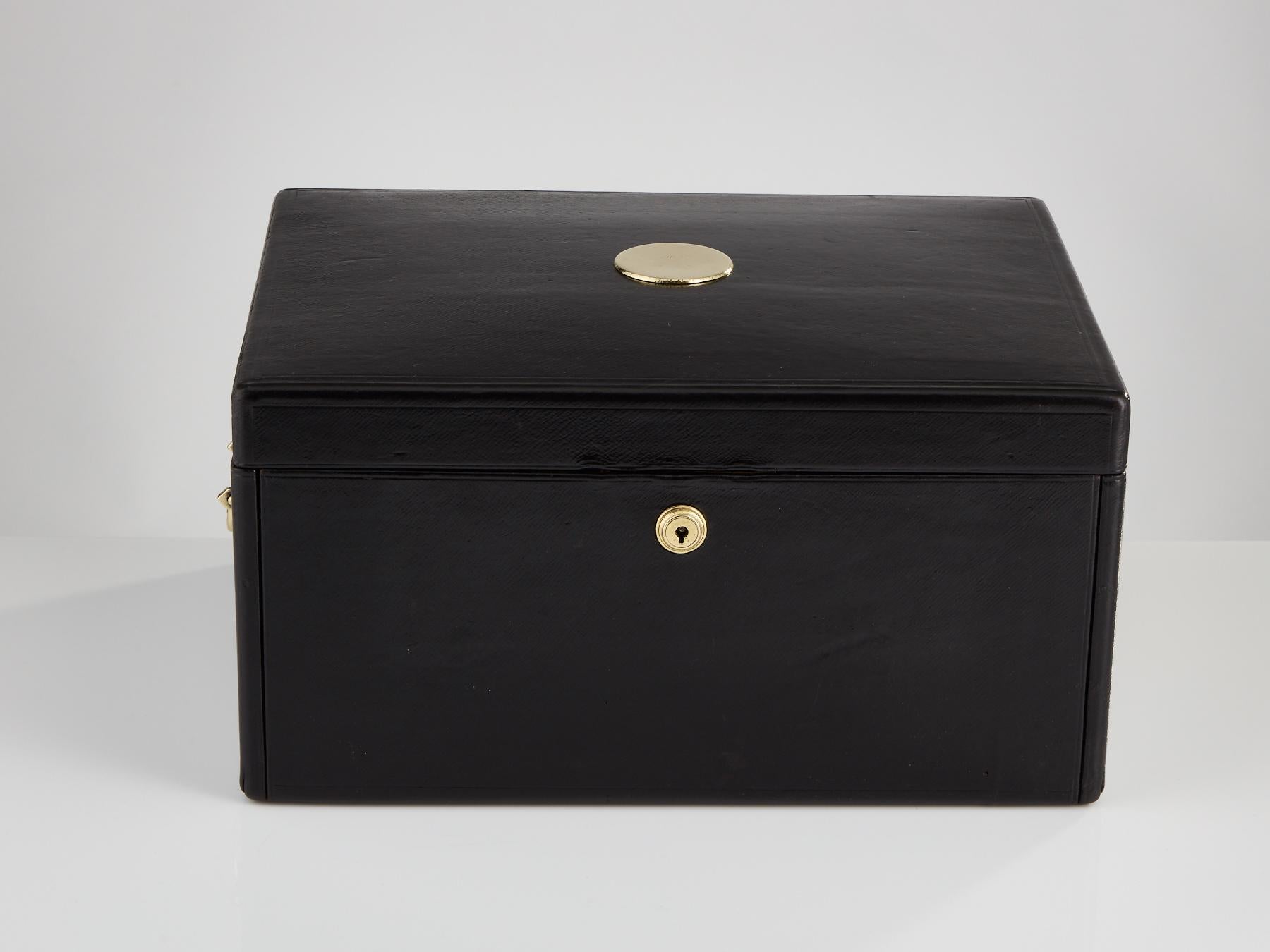 Début du 20ème siècle Ancienne boîte à documents en cuir noir du début du 20e siècle Circa 1910 en vente