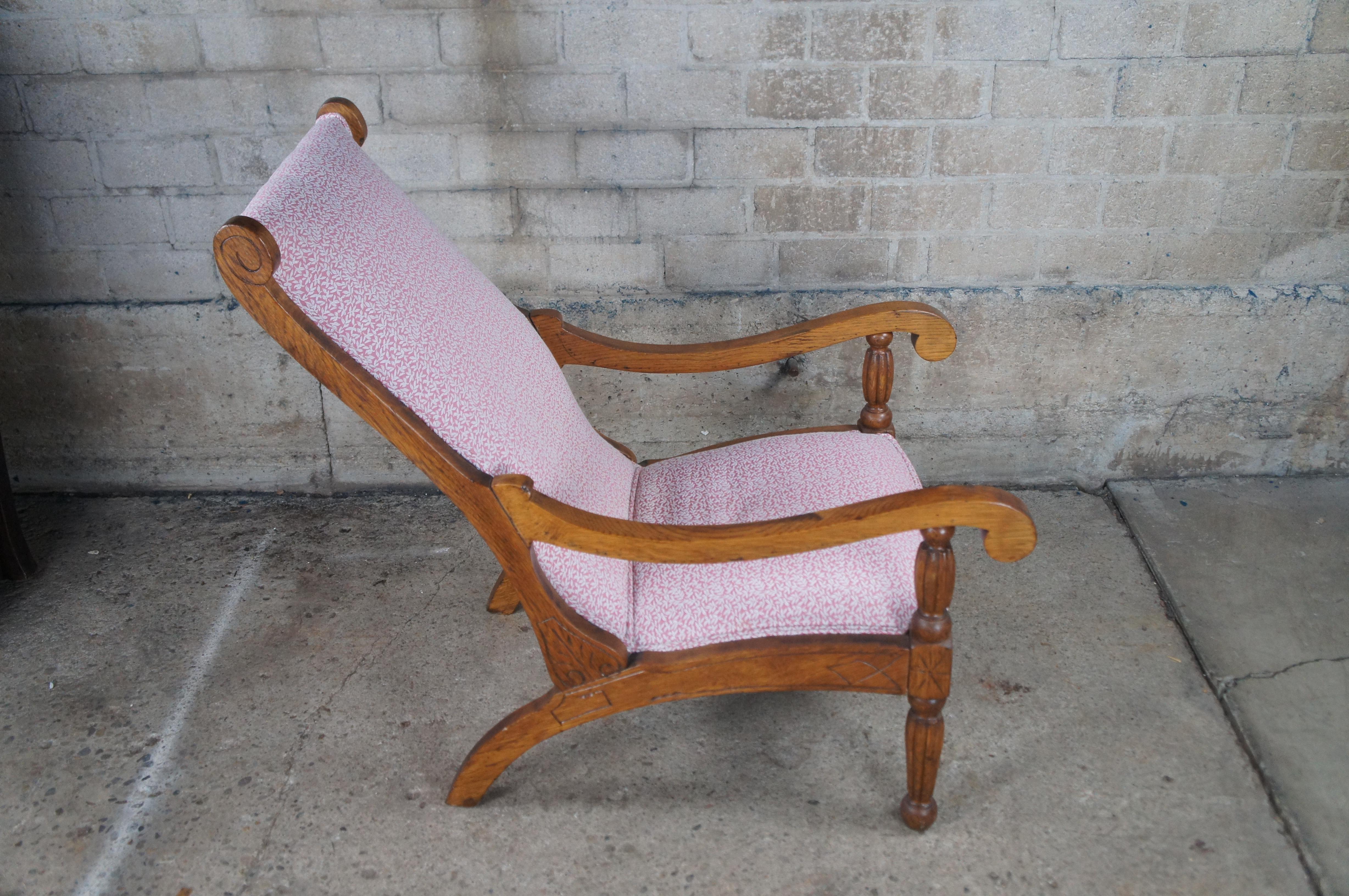 Antique Early 20th Century Colonial Oak Plantation Lounge Arm Chair en vente 3