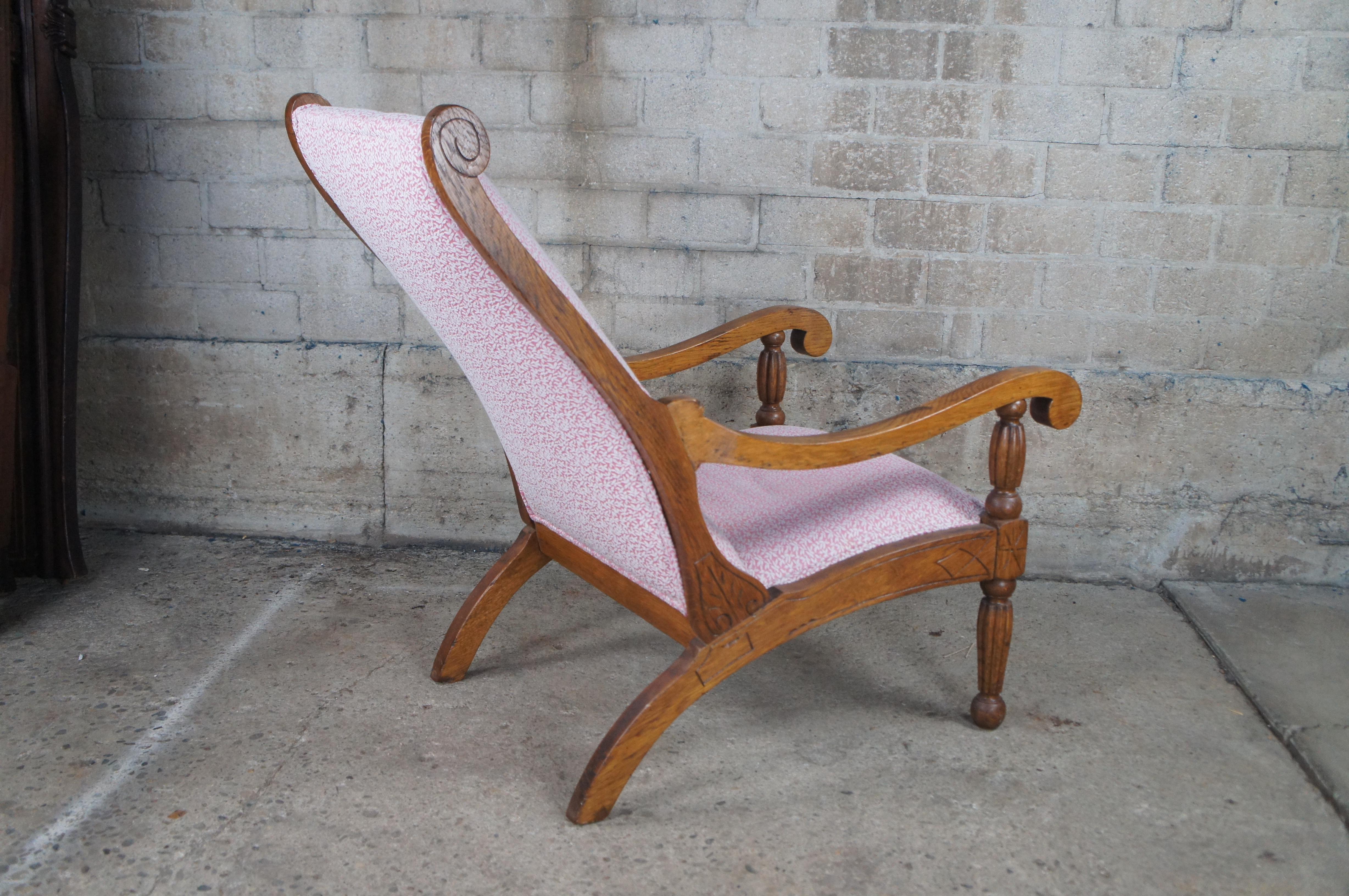 Antique Early 20th Century Colonial Oak Plantation Lounge Arm Chair en vente 2
