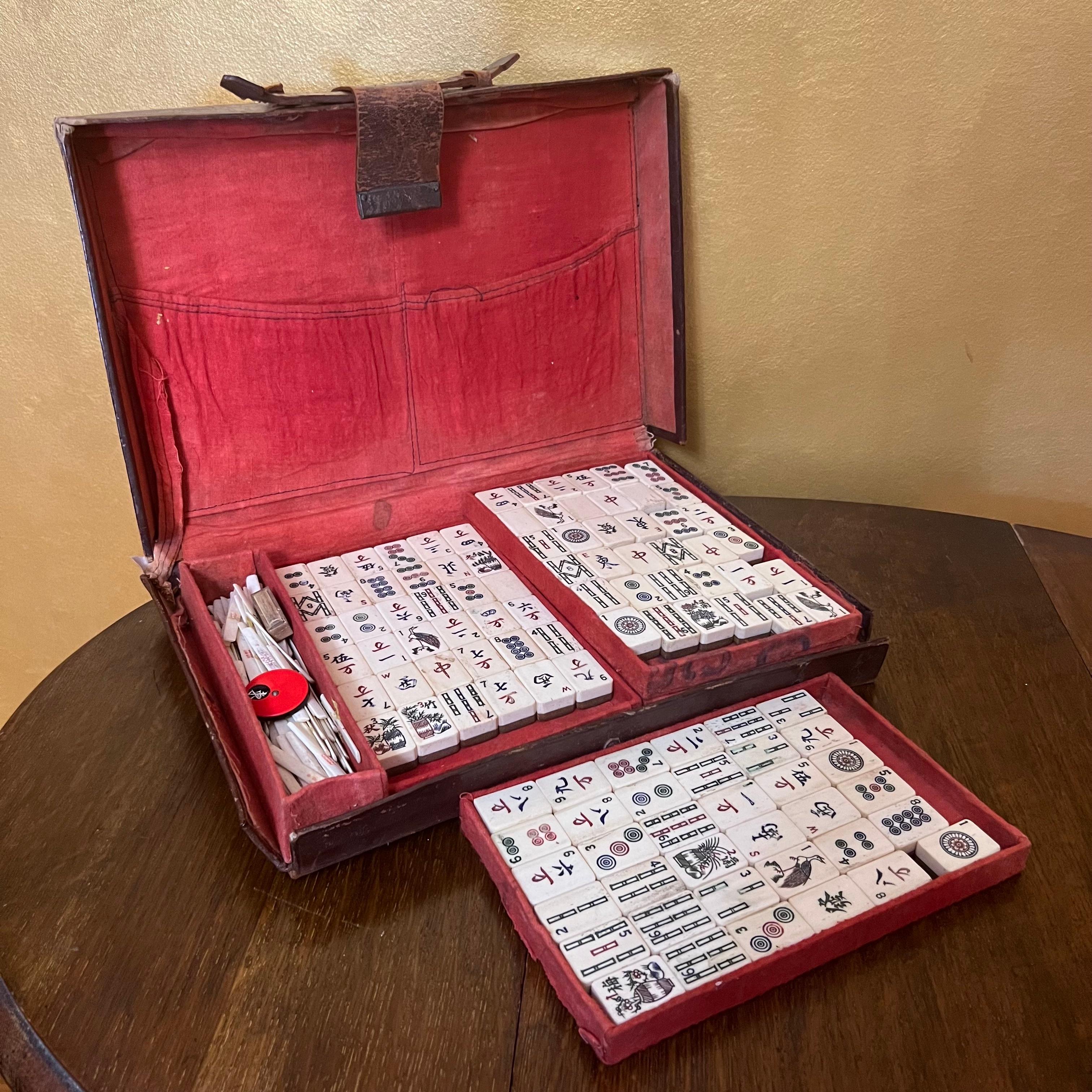 Antique Early 20th Century Chinese Mahjong Set For Sale 7