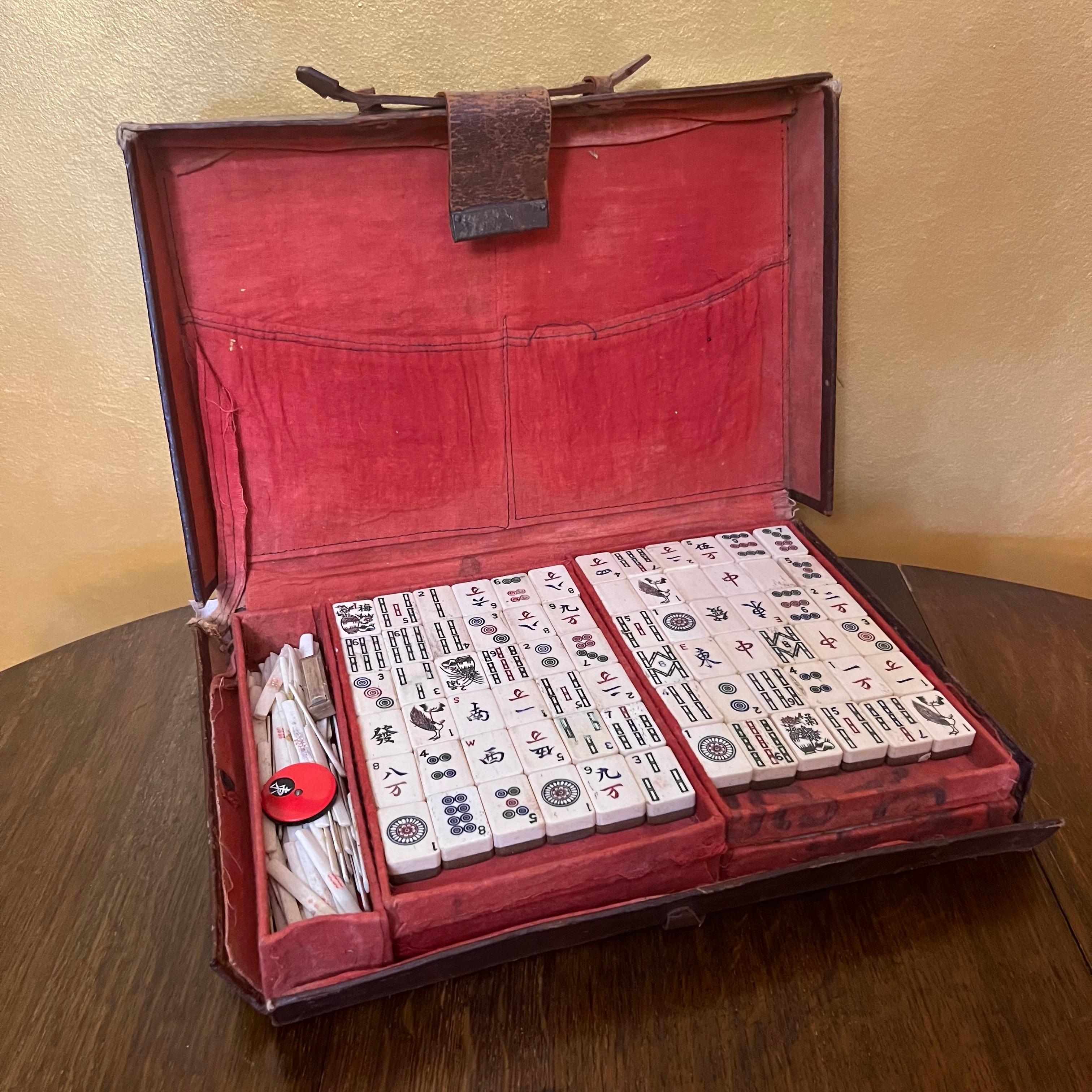 Antique Early 20th Century Chinese Mahjong Set For Sale 8