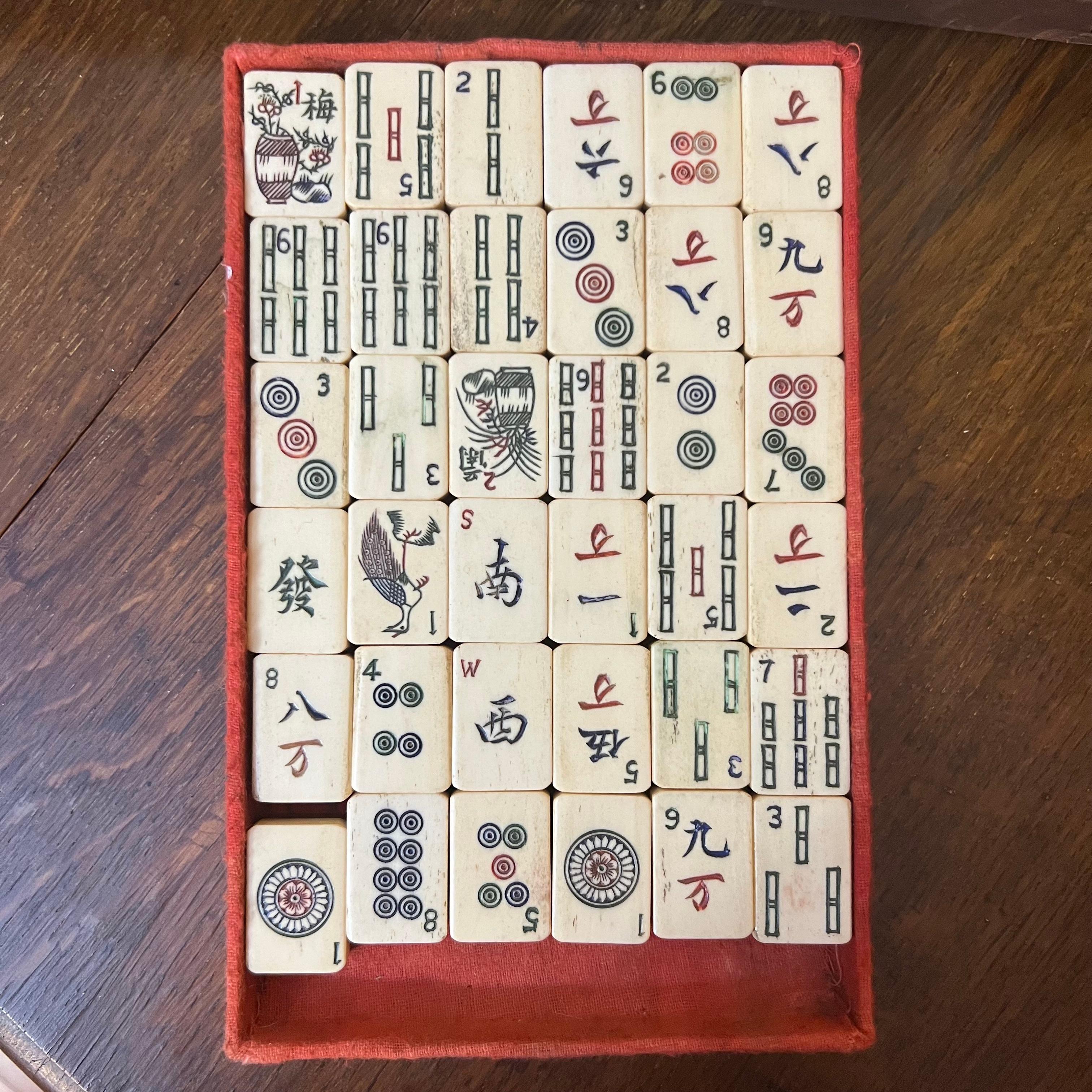 Antique Early 20th Century Chinese Mahjong Set For Sale 5