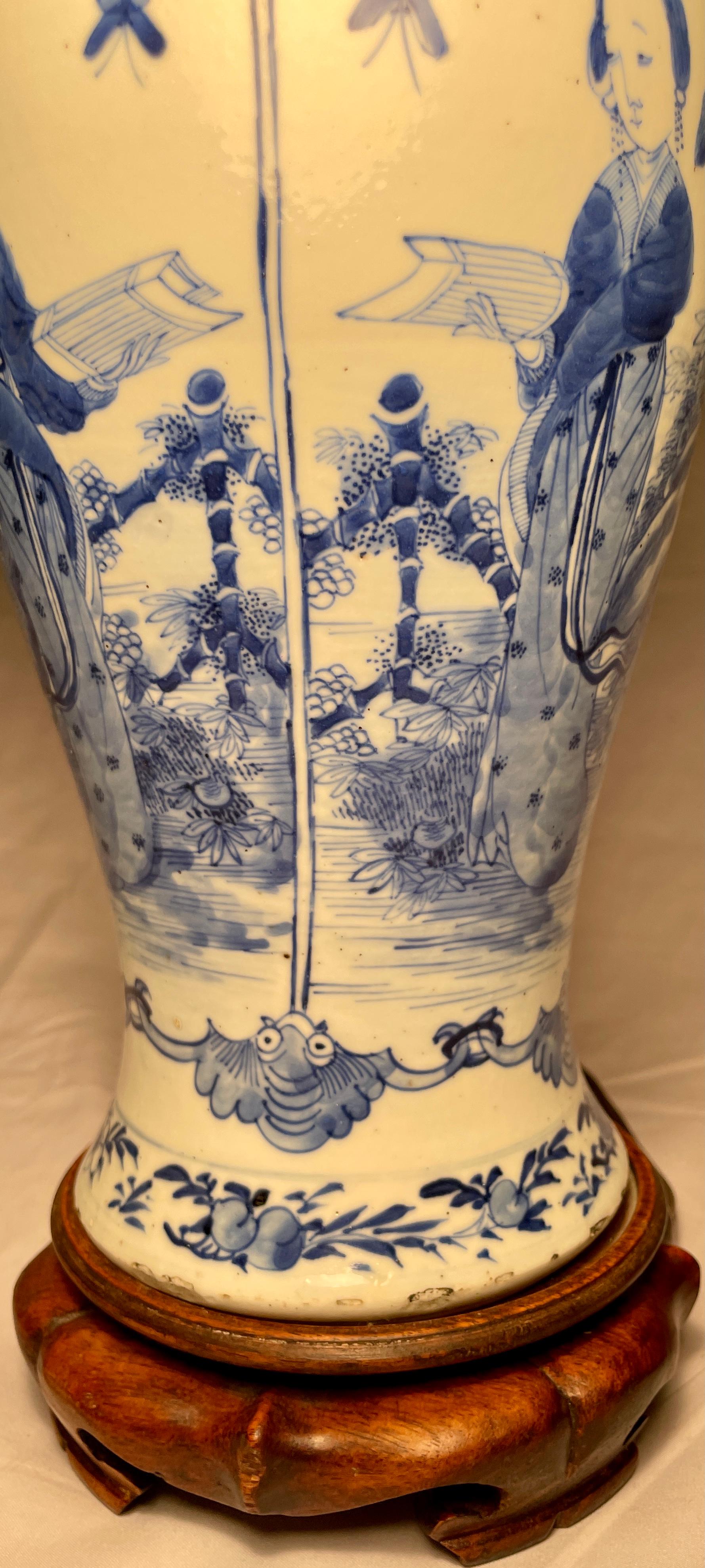 Antique Early 20th Century Chinese Porcelain Lamp 2