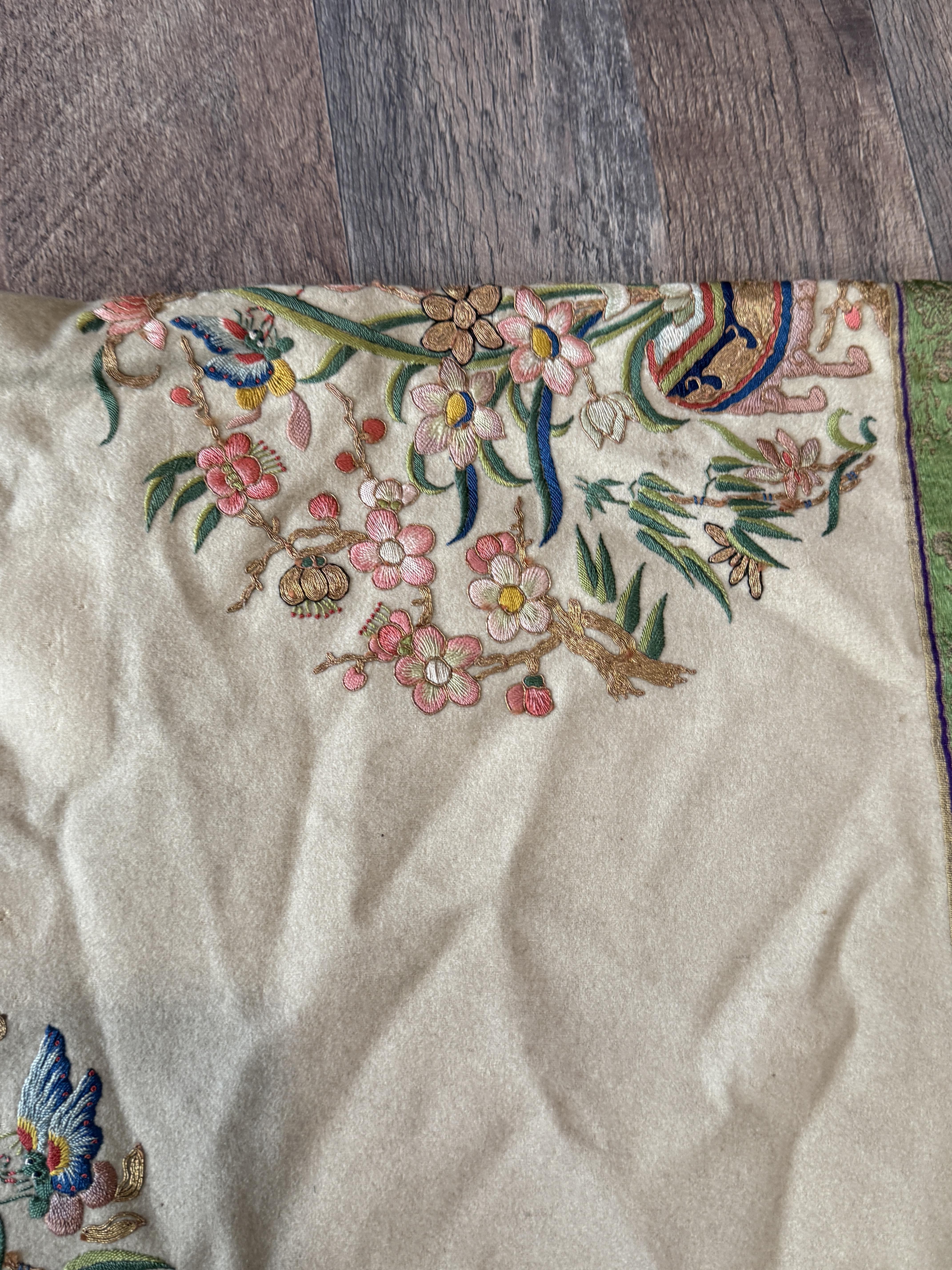 Late 19th Century Antique Early 20th Century Chinese Silk Felt Robe with Embroidered Floral Design
