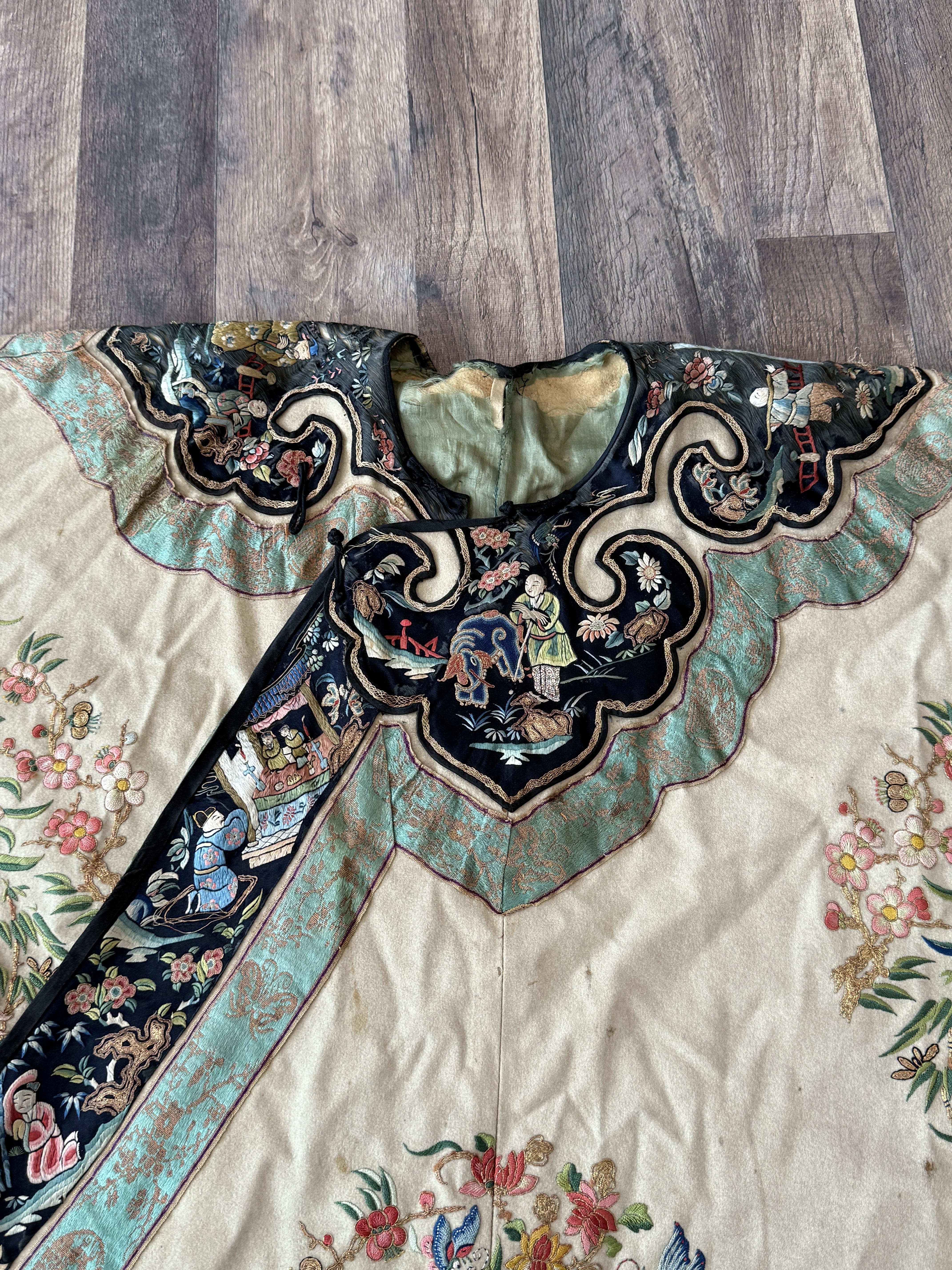 Antique Early 20th Century Chinese Silk Felt Robe with Embroidered Floral Design 1
