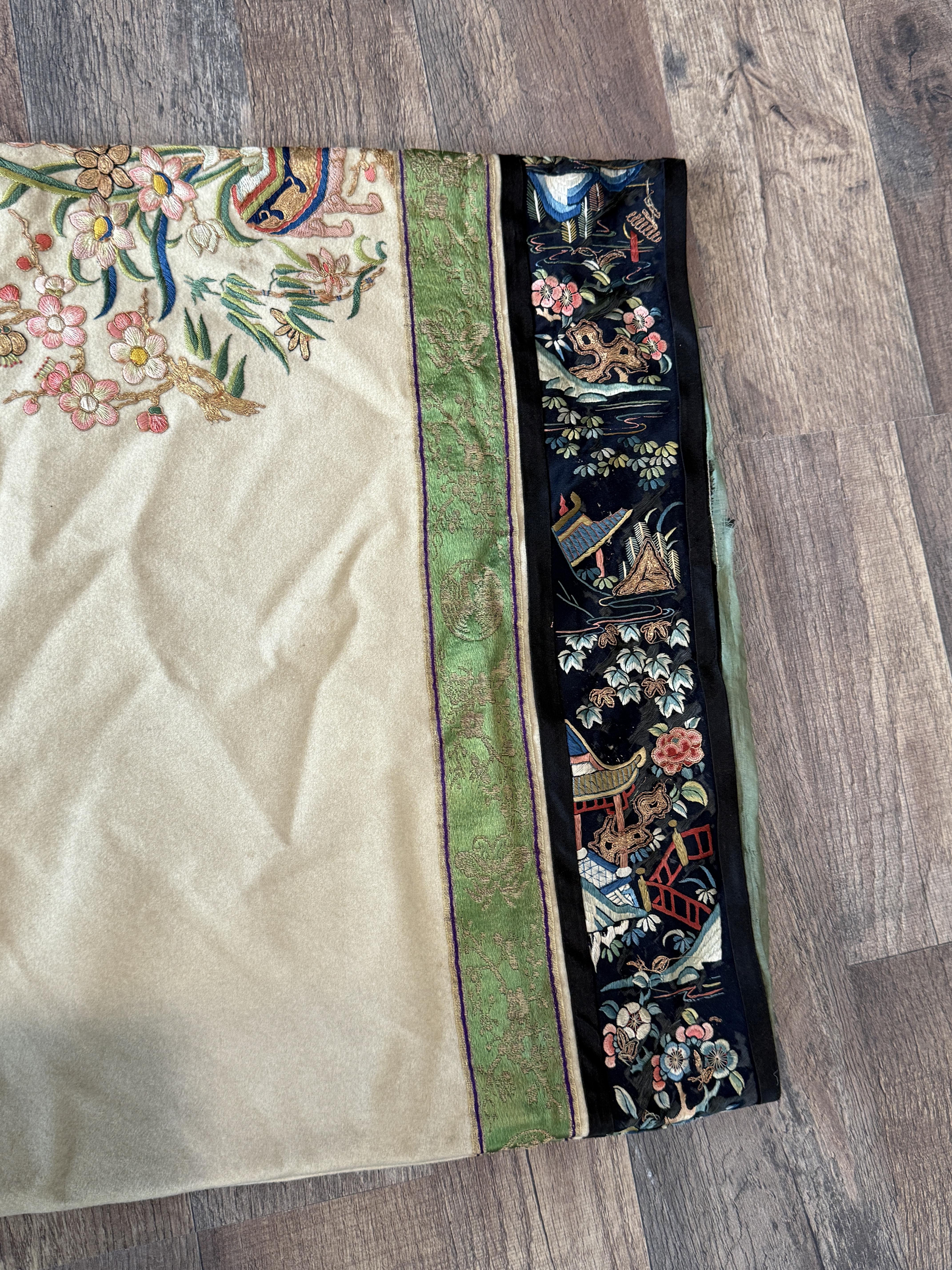 Antique Early 20th Century Chinese Silk Felt Robe with Embroidered Floral Design 2