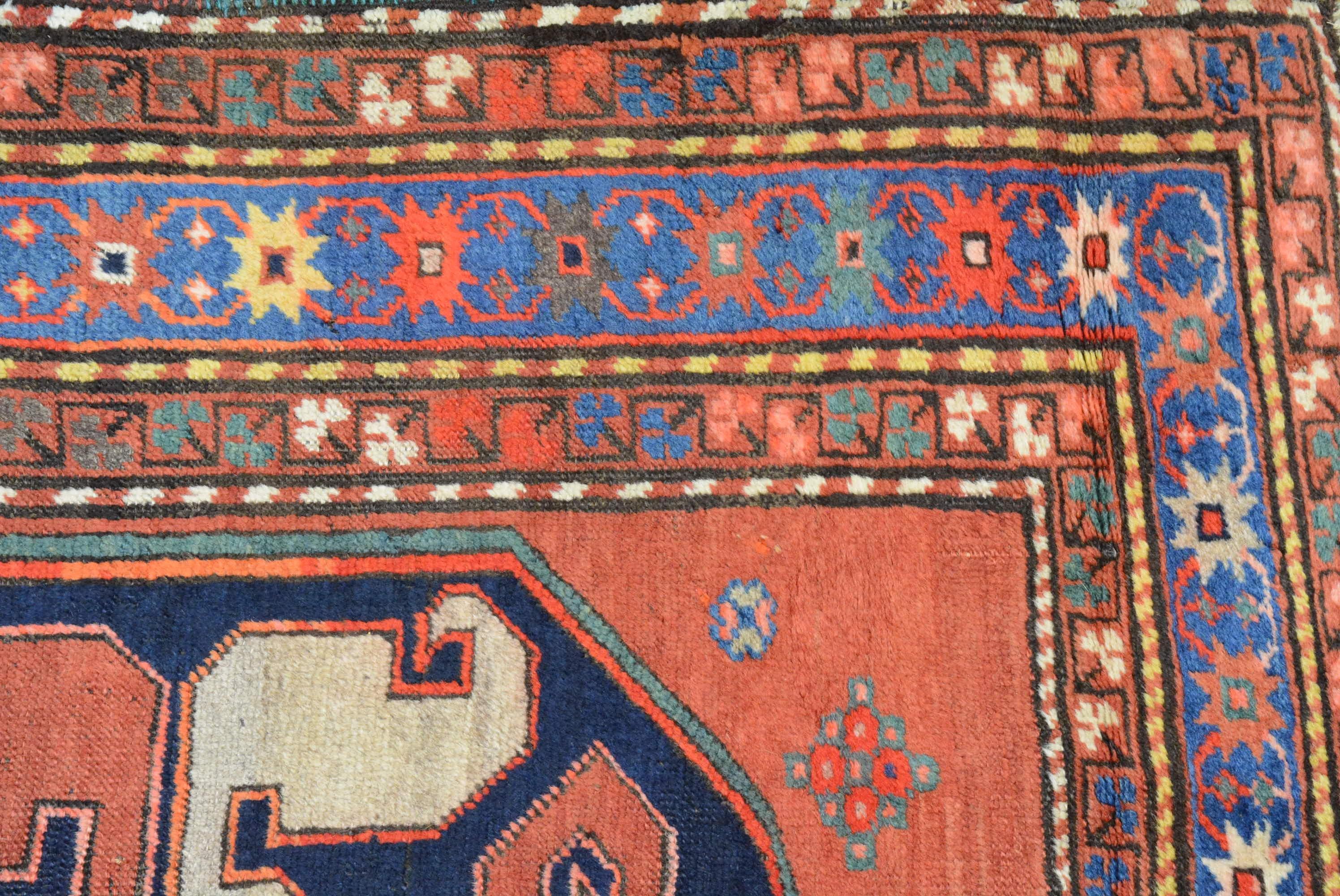Alfombra antigua kazaka de banda de nubes de principios del siglo XX en Bueno estado para la venta en Closter, NJ