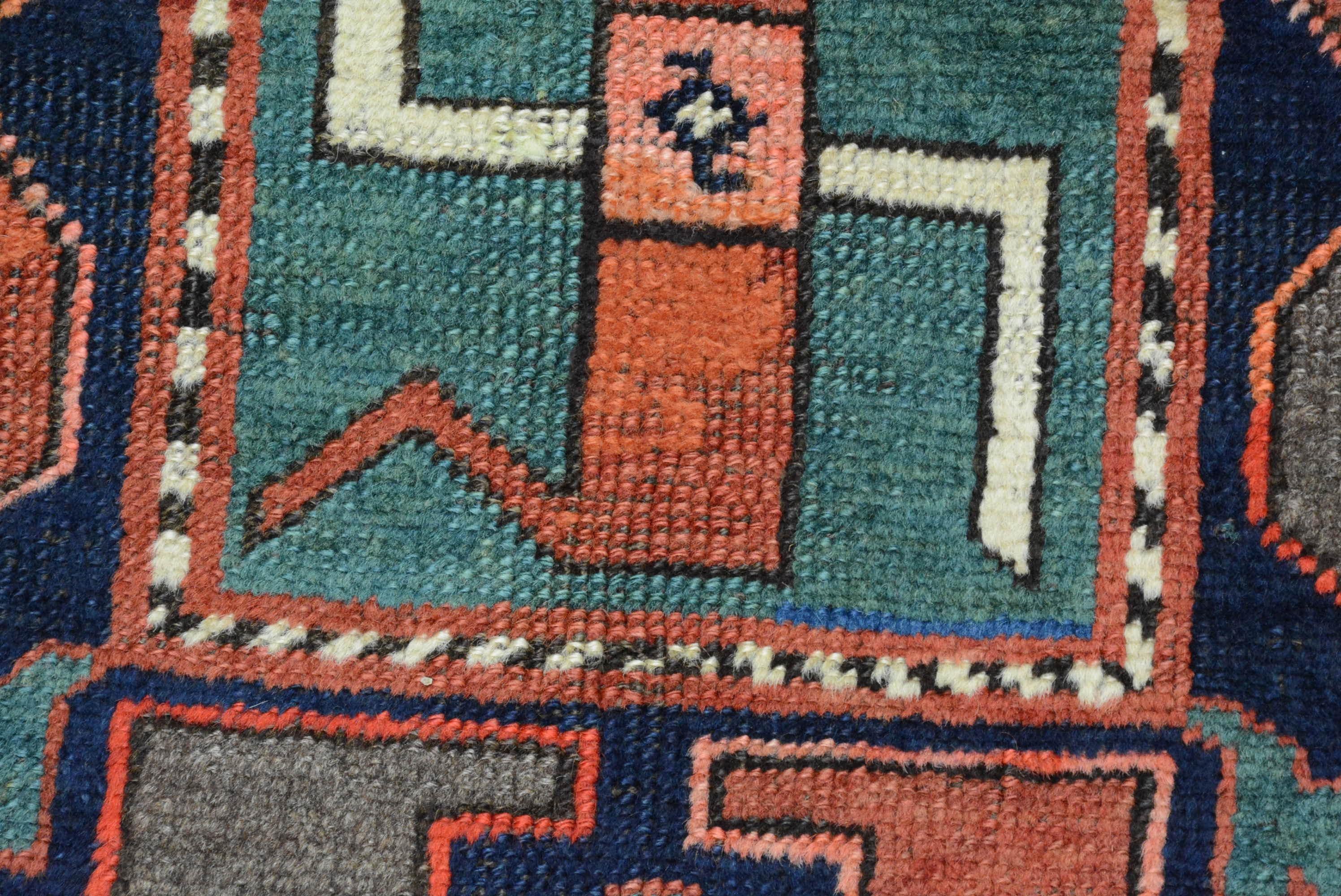 Alfombra antigua kazaka de banda de nubes de principios del siglo XX en venta 1