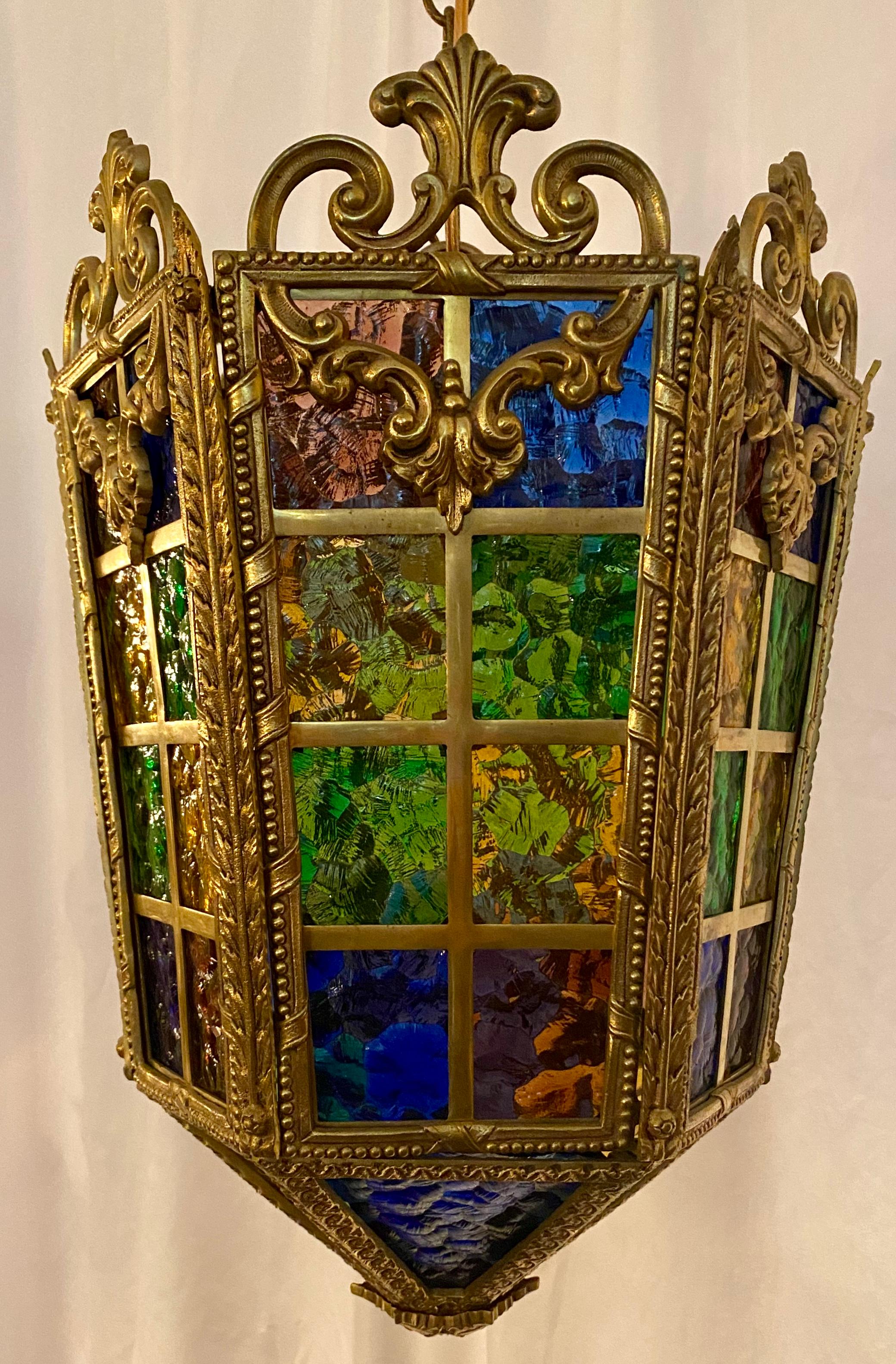 Antique early 20th century continental stained glass lantern, circa 1910.
LAN006.