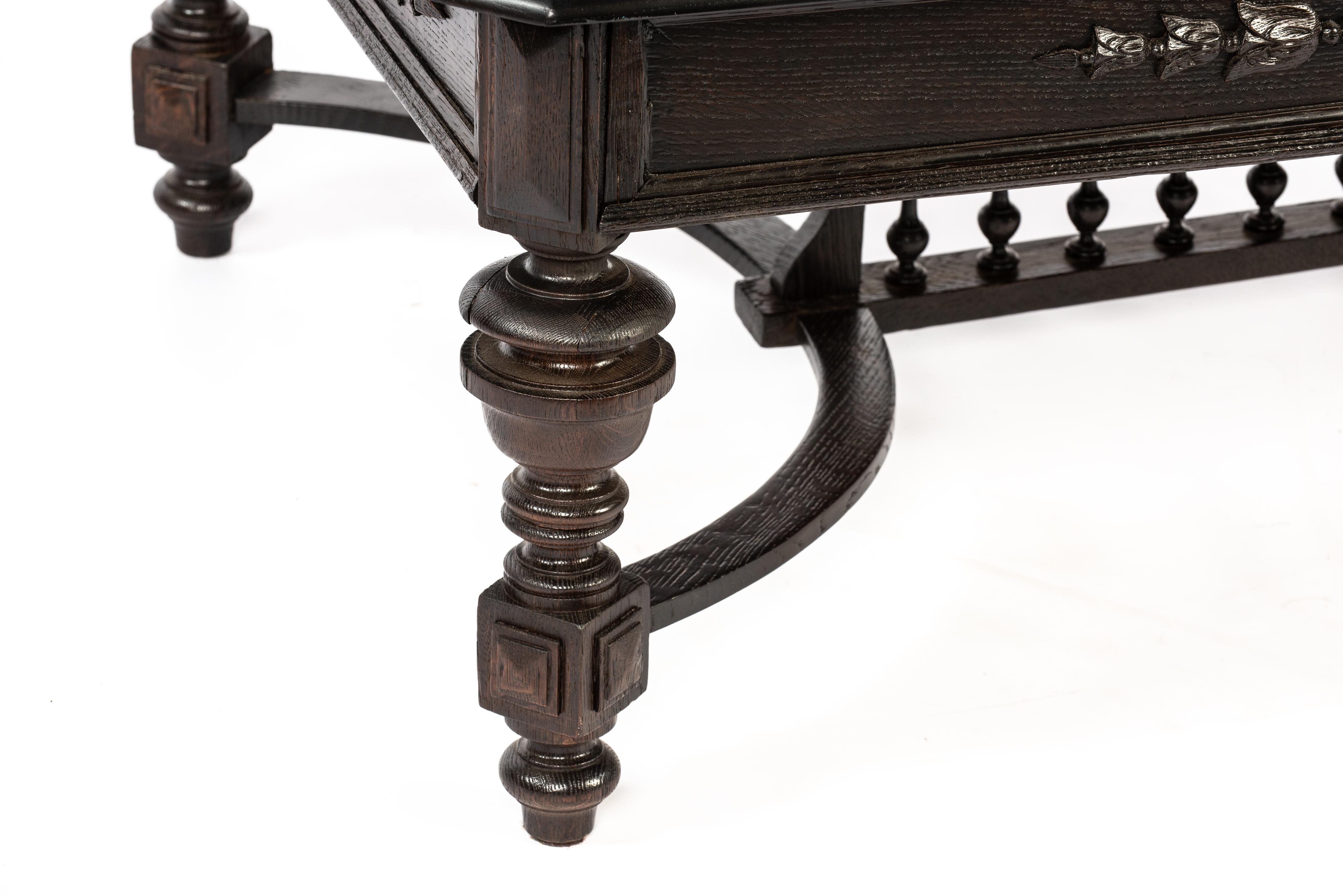 Antique early 20th century dark brown neoclassical French Henri II coffee table For Sale 5
