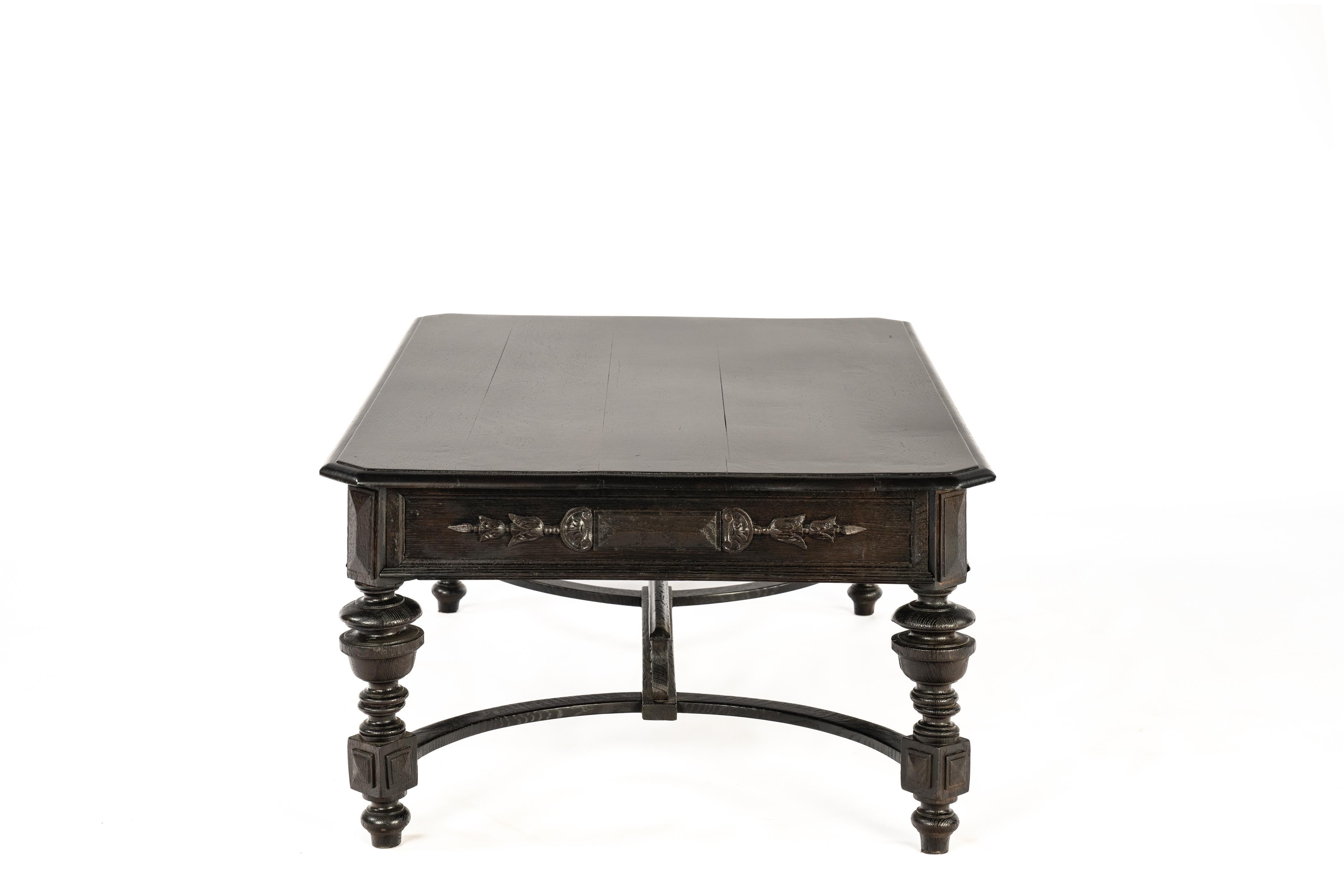 Neoclassical Antique early 20th century dark brown neoclassical French Henri II coffee table For Sale