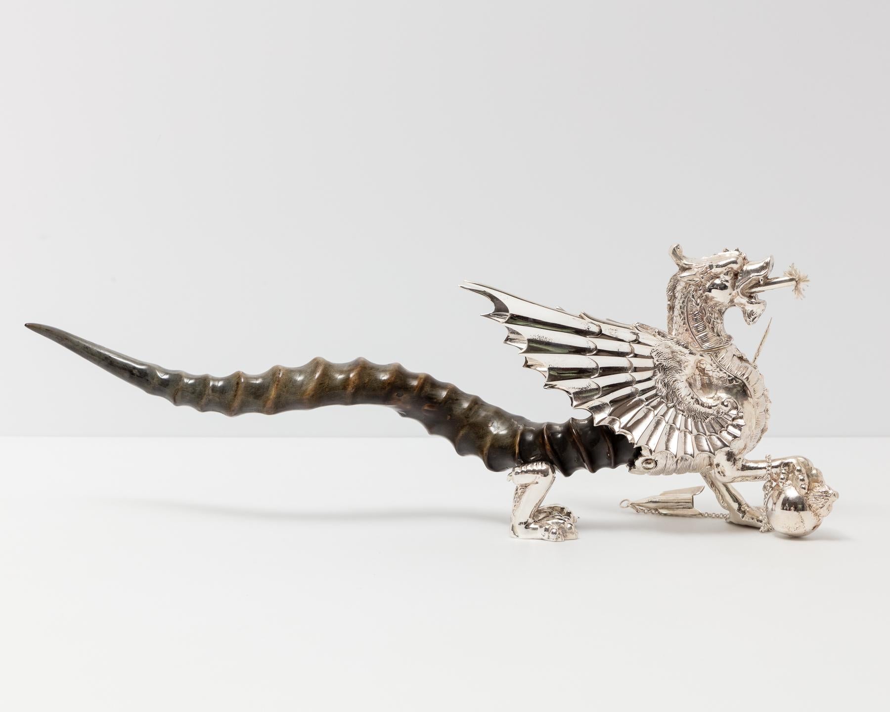Antico accendisigari da tavolo a forma di drago dei primi del Novecento, CIRCA 1910 In condizioni buone in vendita a London, GB