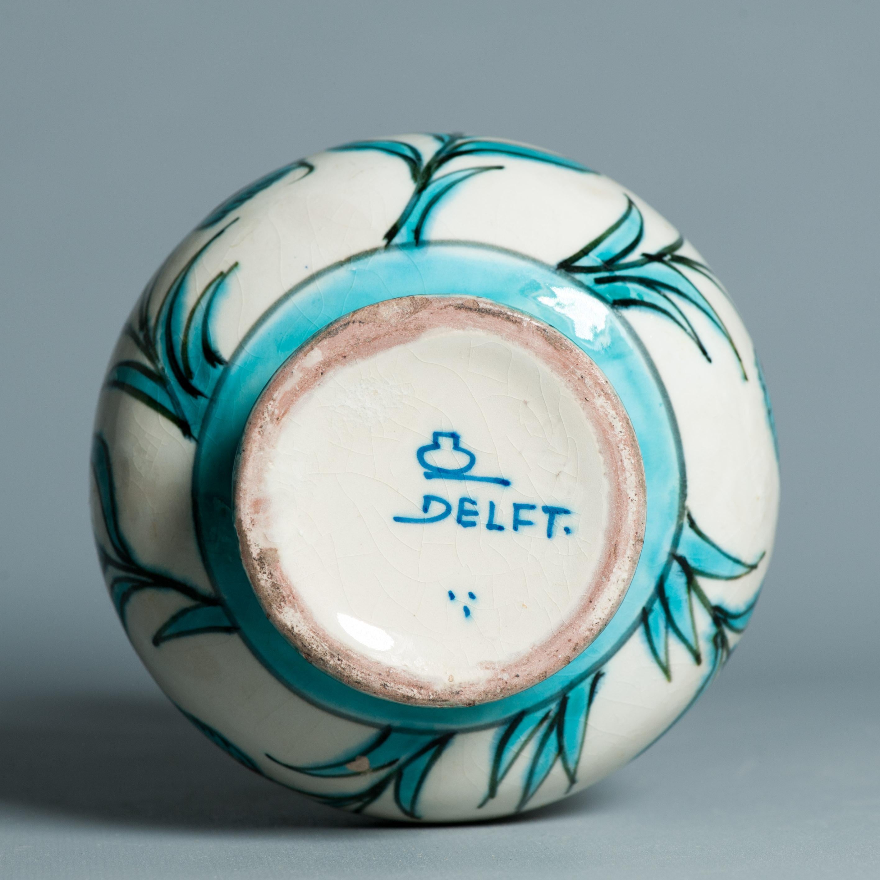 Ming Ancienne cruche hollandaise en faïence de Delft de style Iznik, début du 20e siècle, vers 1910 en vente