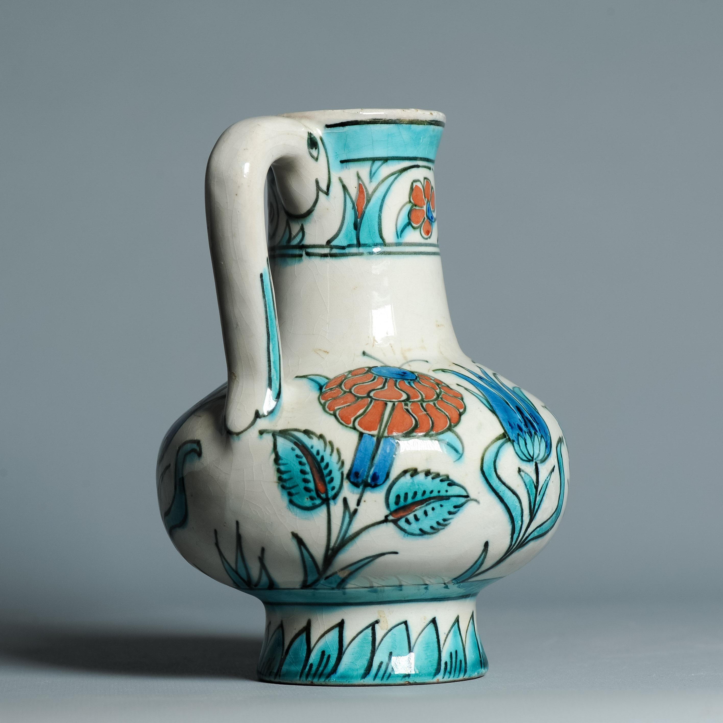 Ancienne cruche hollandaise en faïence de Delft de style Iznik, début du 20e siècle, vers 1910 Bon état - En vente à Amsterdam, Noord Holland