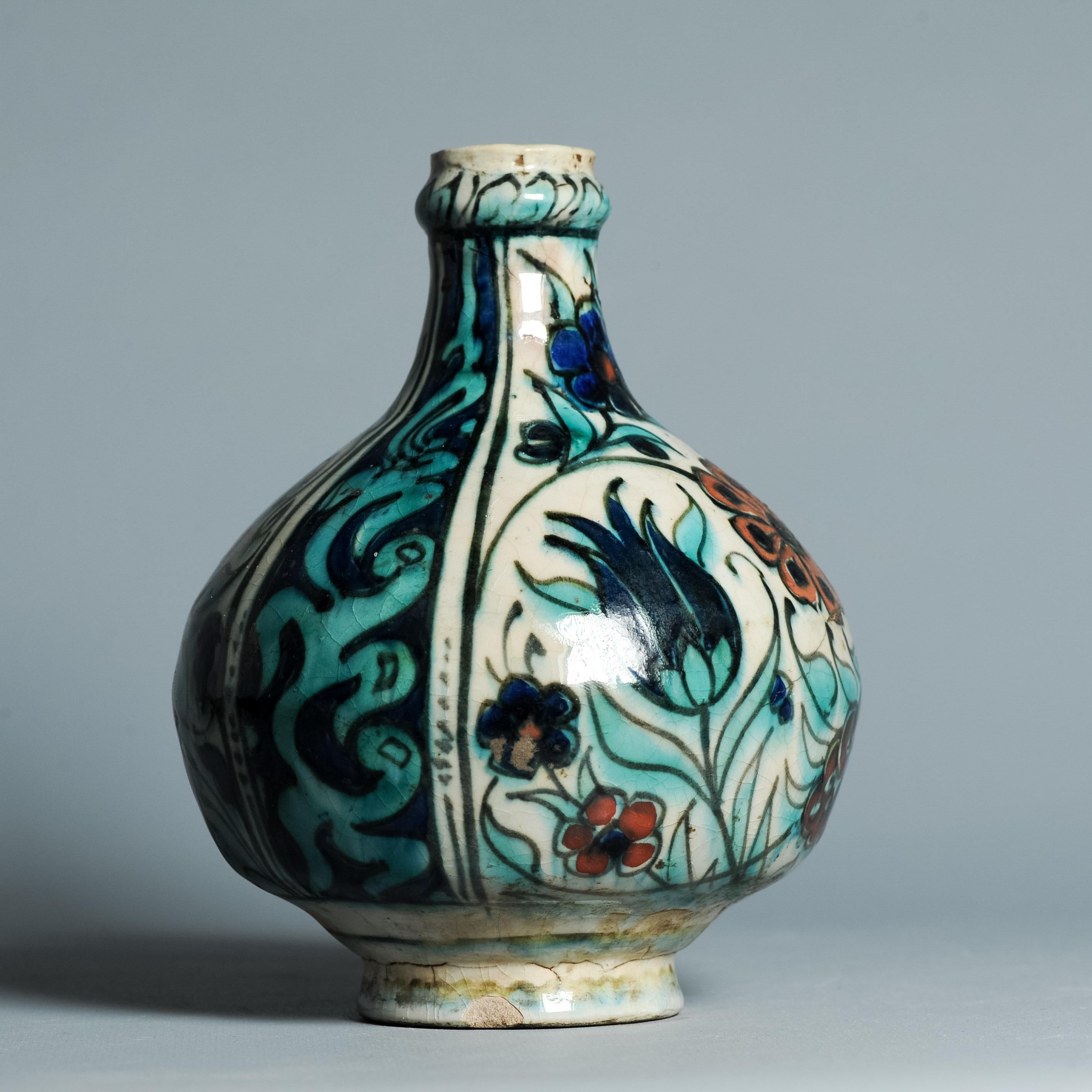 Vase ancien du début du 20e siècle en faïence hollandaise de Delft de style Iznik, vers 1910 en vente 4