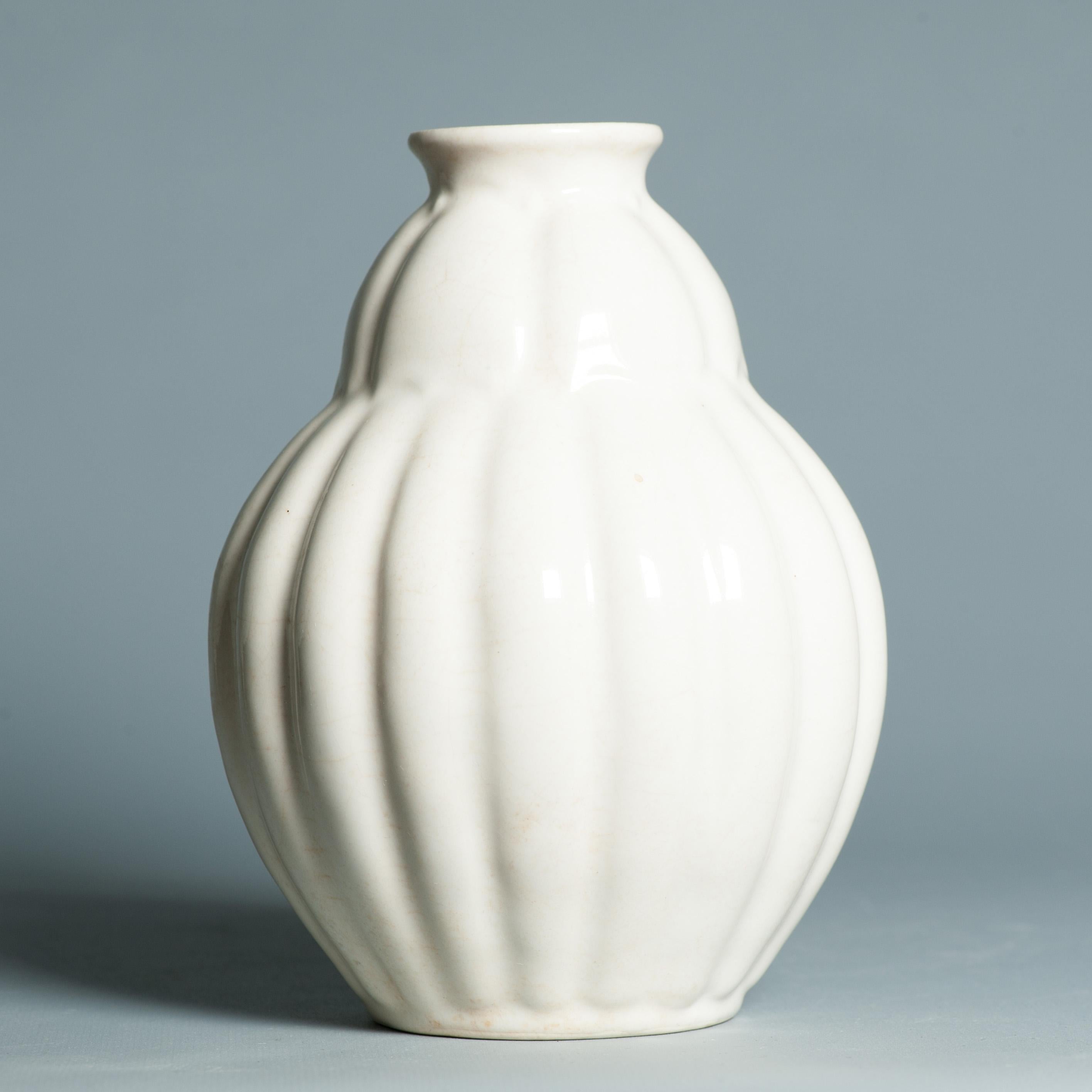 Antique vase néerlandais du début du 20e siècle en faïence de Delft émaillée blanche, vers 1910 en vente 4