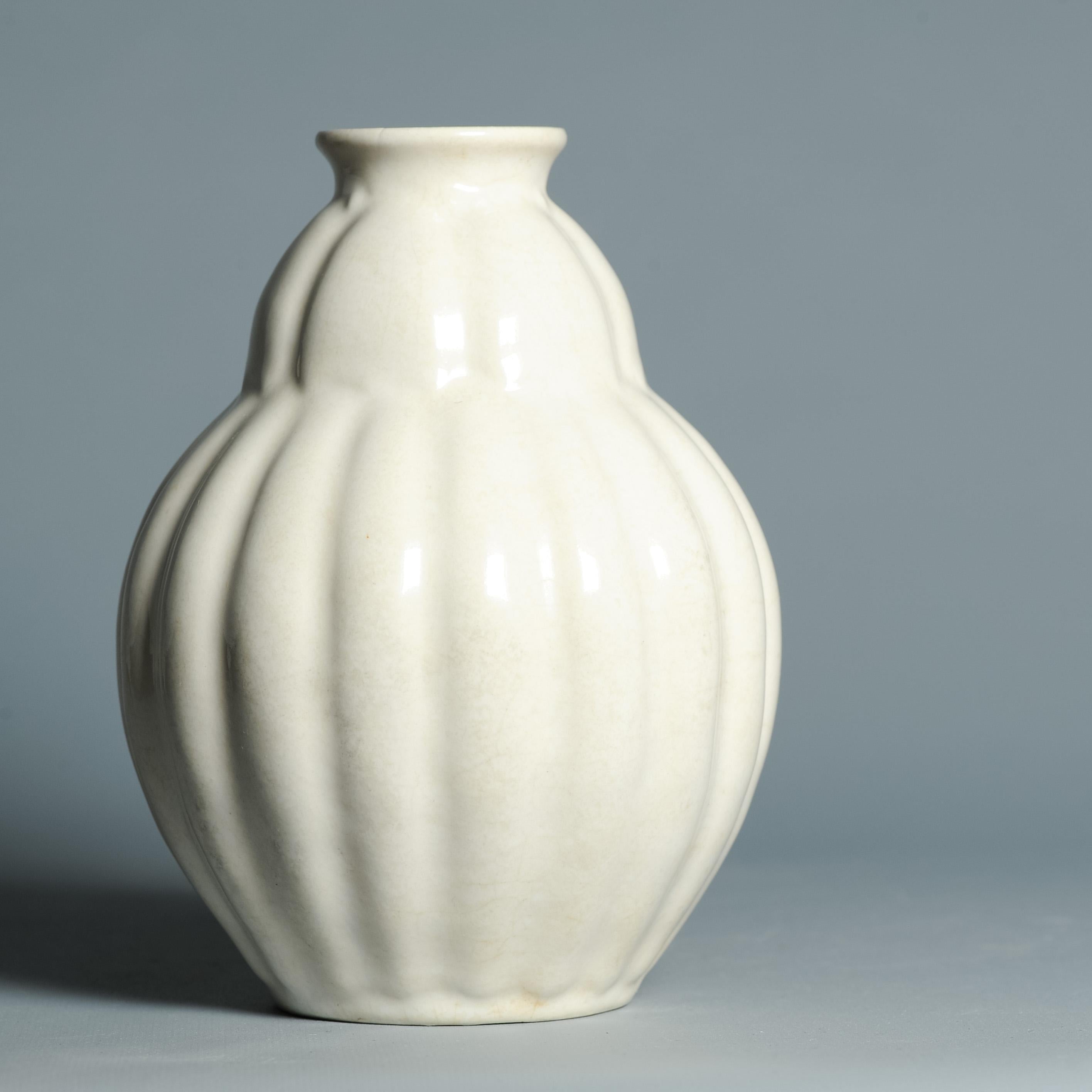 Antique vase néerlandais du début du 20e siècle en faïence de Delft émaillée blanche, vers 1910 en vente 5