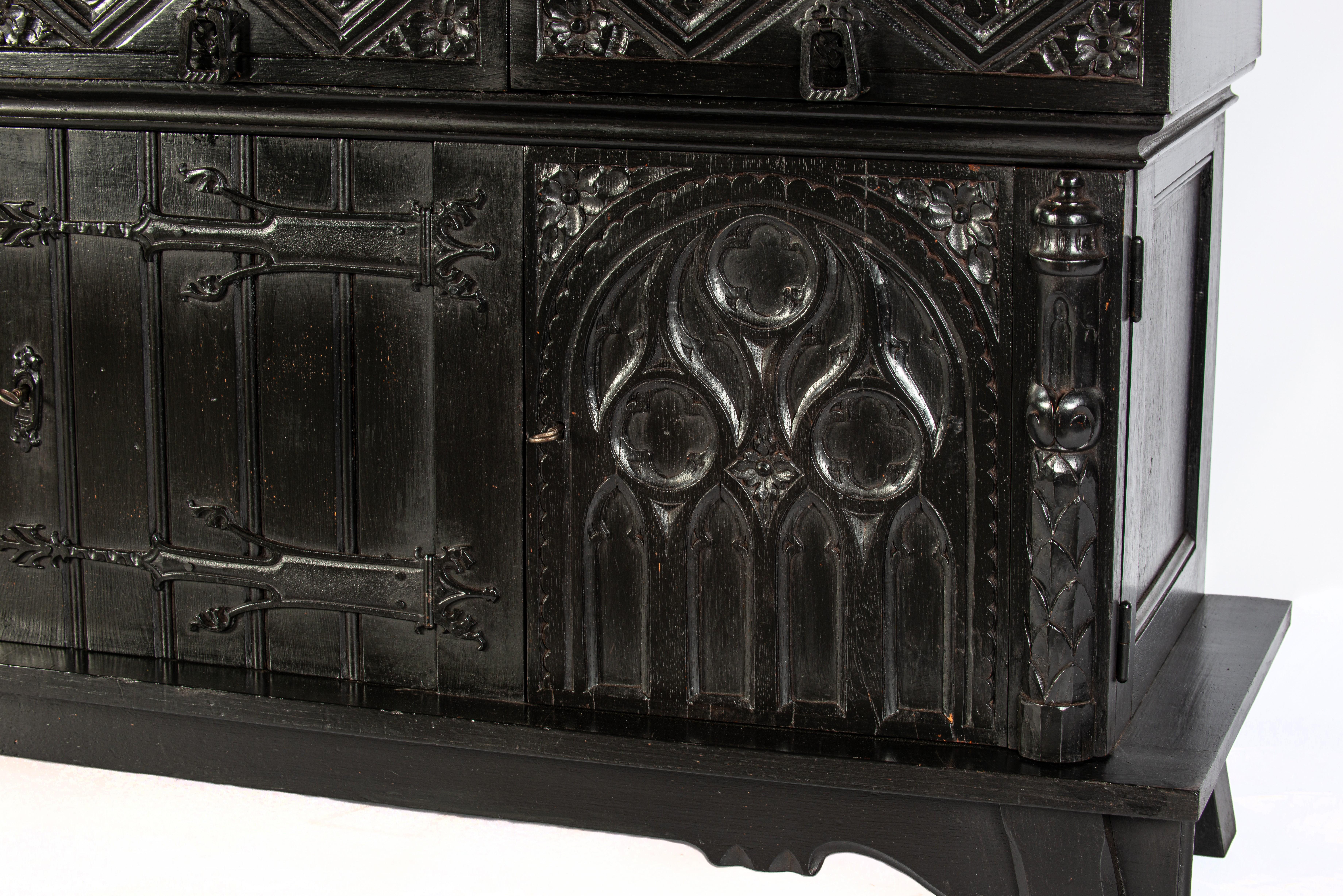 Antique early 20th century Dutch handcarved blackened oak neo gothic sideboard. For Sale 5