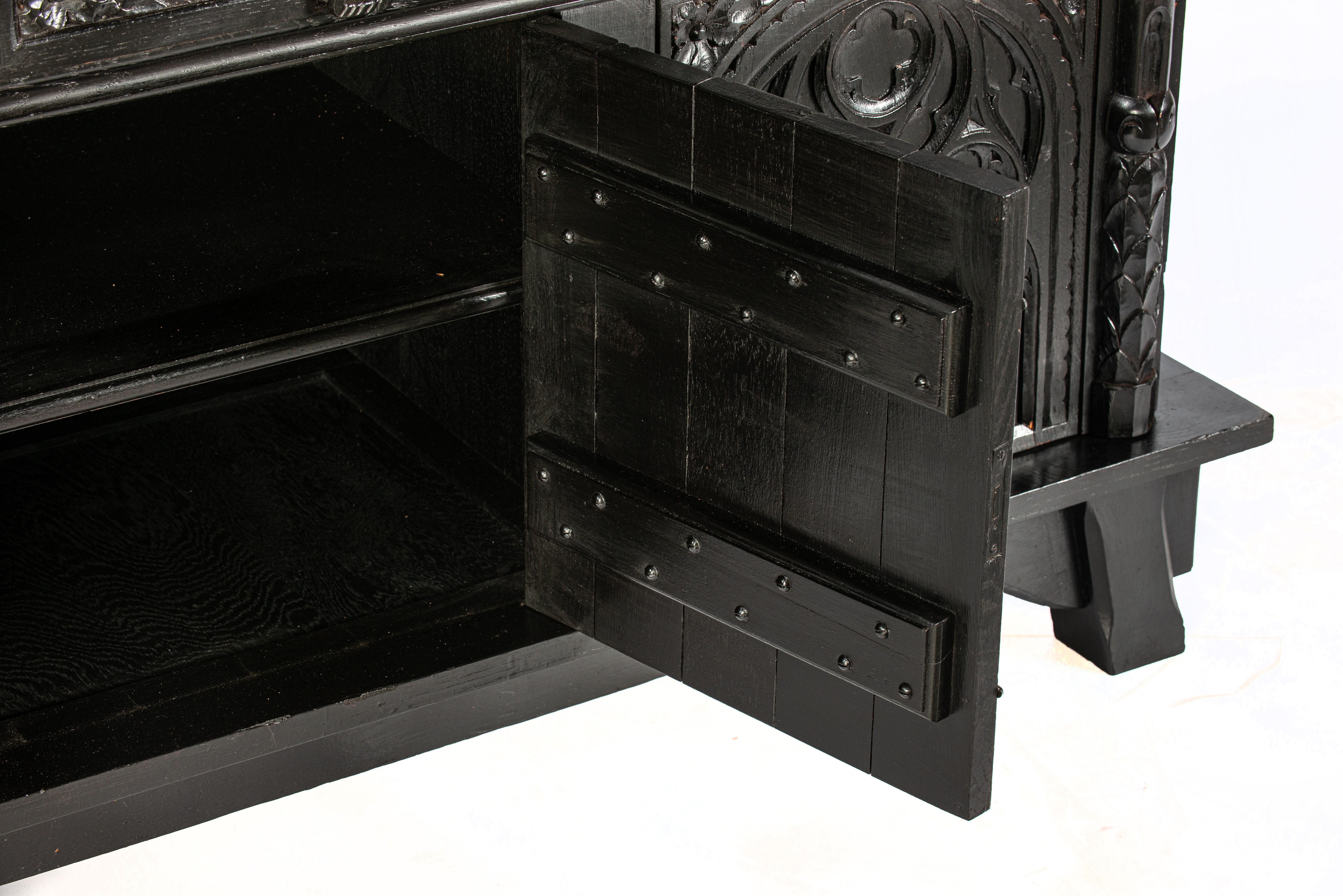 Antique early 20th century Dutch handcarved blackened oak neo gothic sideboard. For Sale 9