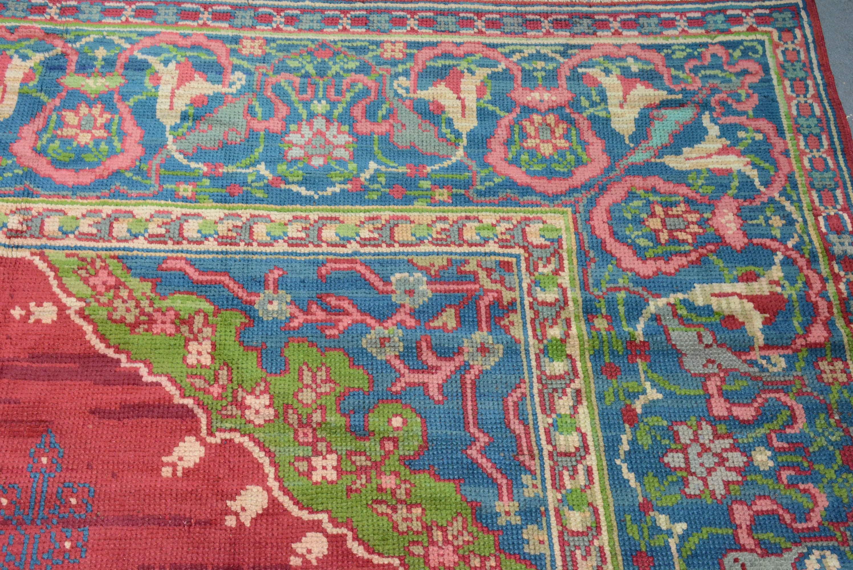 Antiker englischer Kunsthandwerksteppich aus dem frühen 20. (Wolle) im Angebot