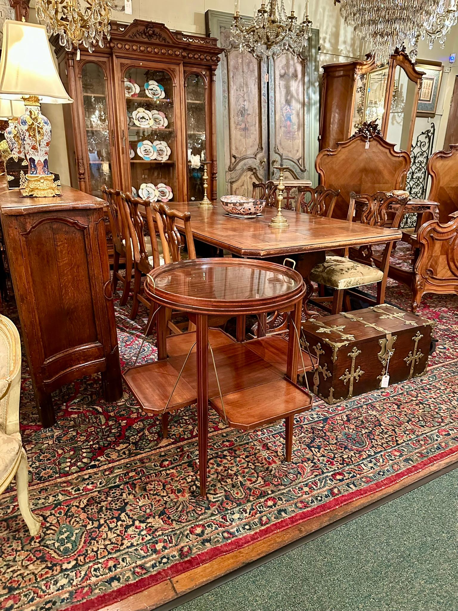 Antique Early 20th Century French Mahogany Tea Table with Serving Tray. For Sale 6