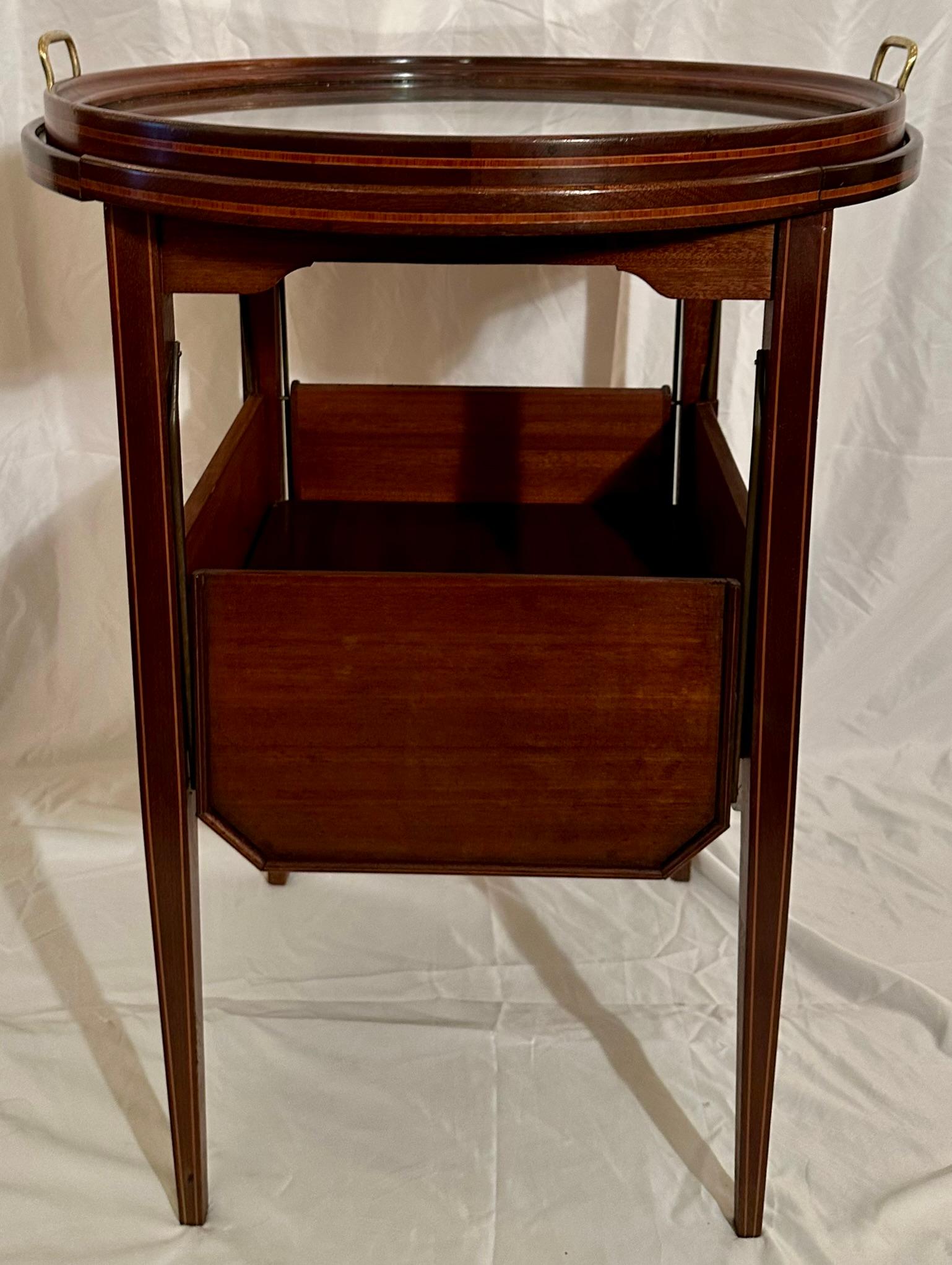 Antique Early 20th Century French Mahogany Tea Table with Serving Tray. In Good Condition For Sale In New Orleans, LA