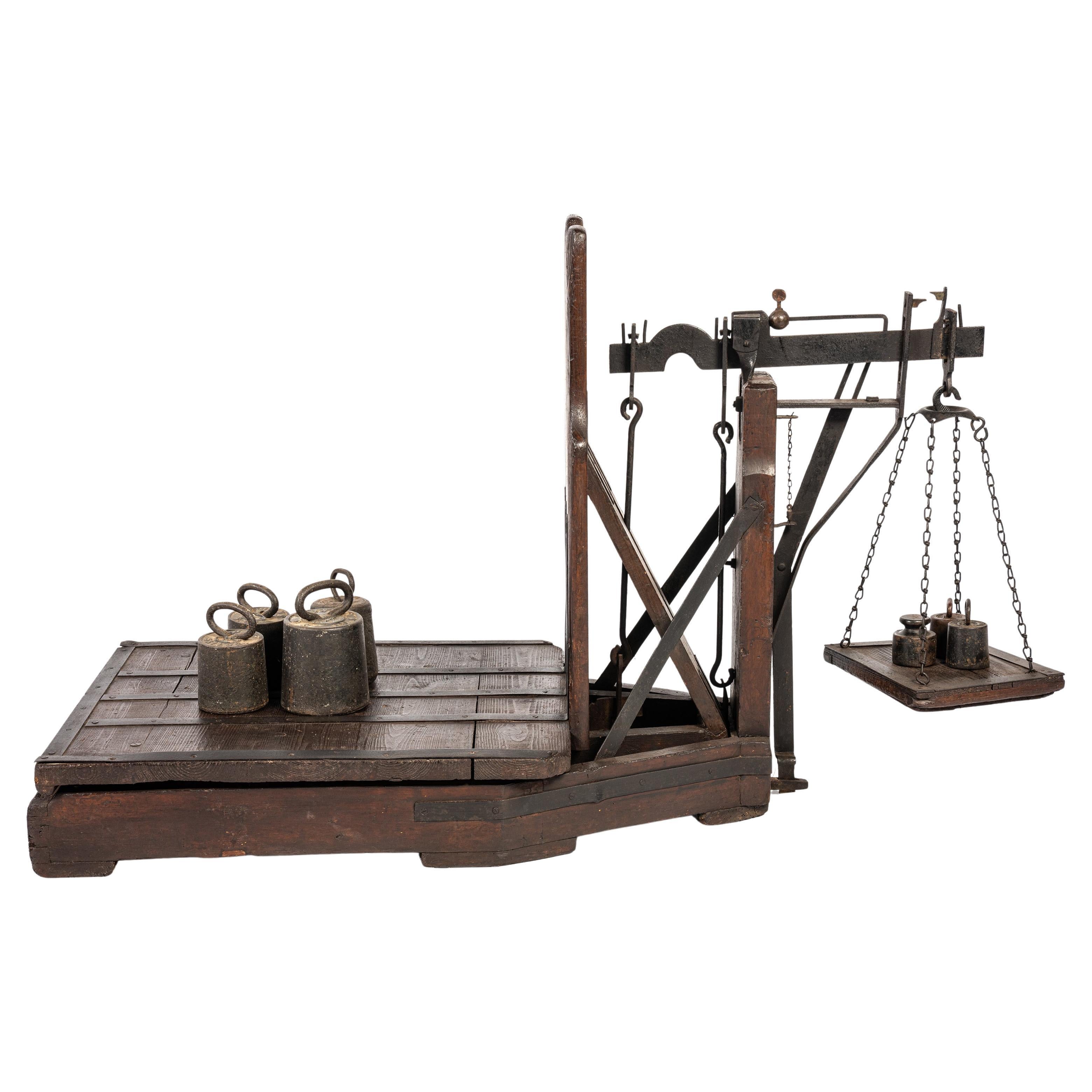 Antique early 20th century German pine and steel bascule or platform scale For Sale