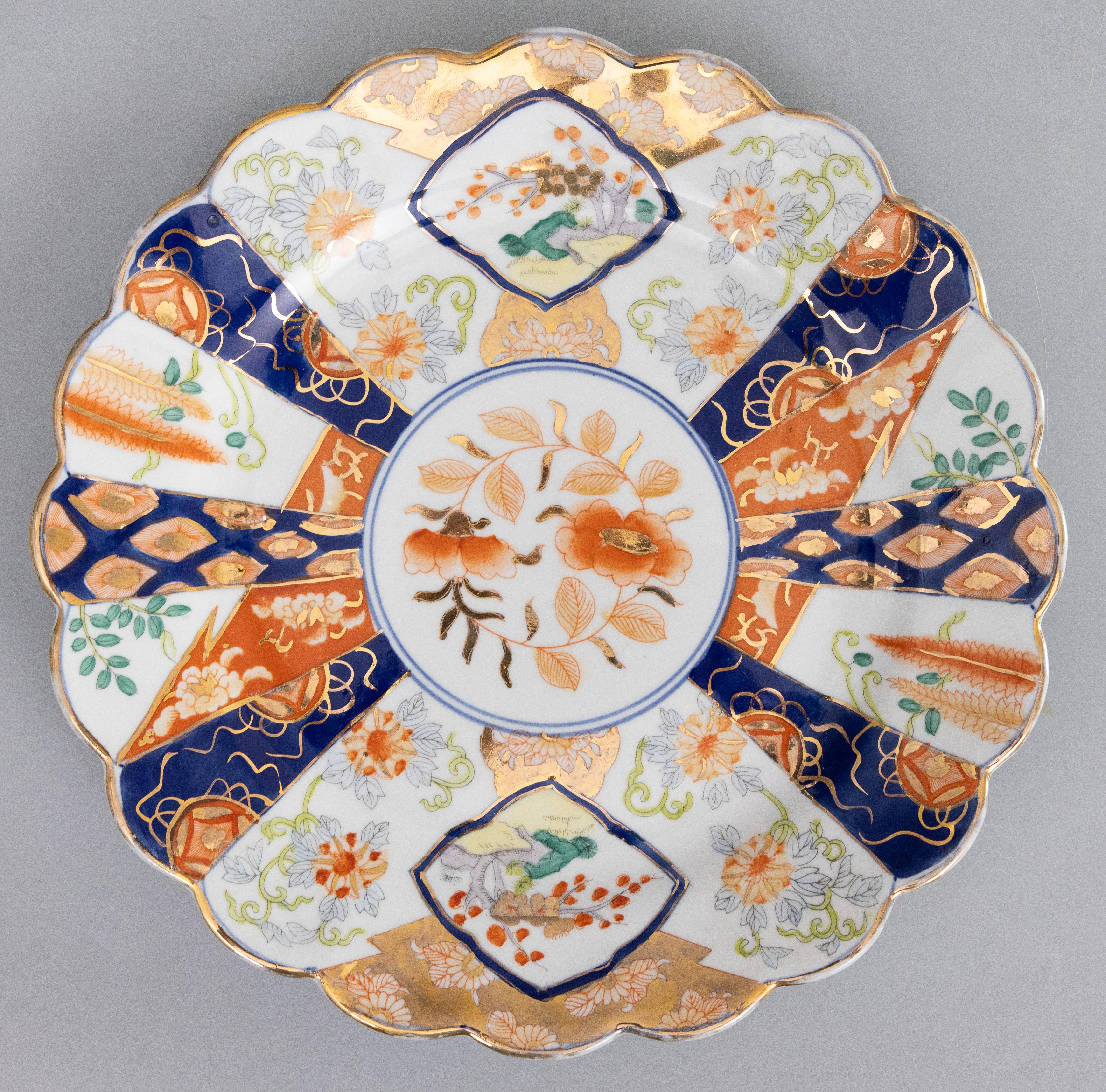 Antique Early 20th Century Japanese Imari Scalloped Charger For Sale 2